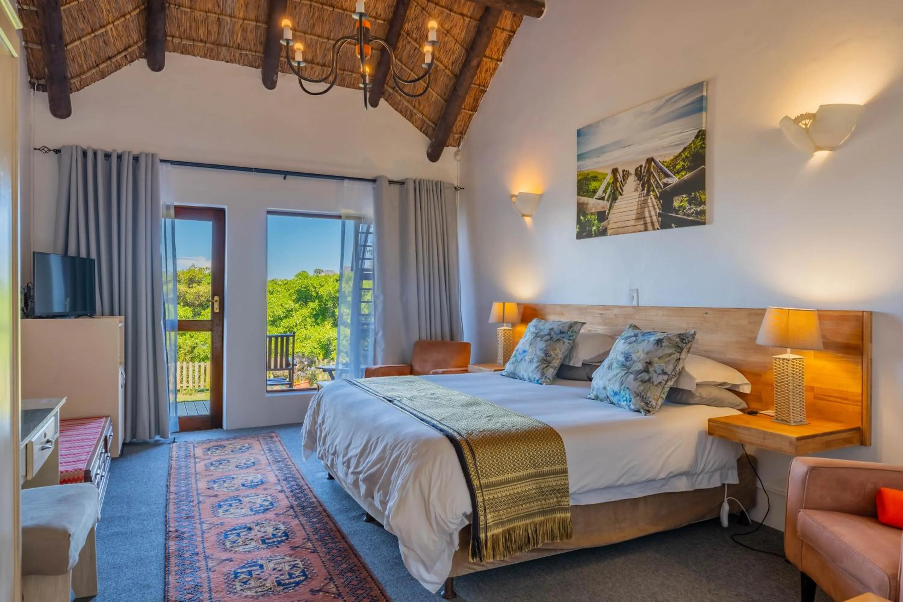 Bedroom, Bed in Cycads on Sea Guest House