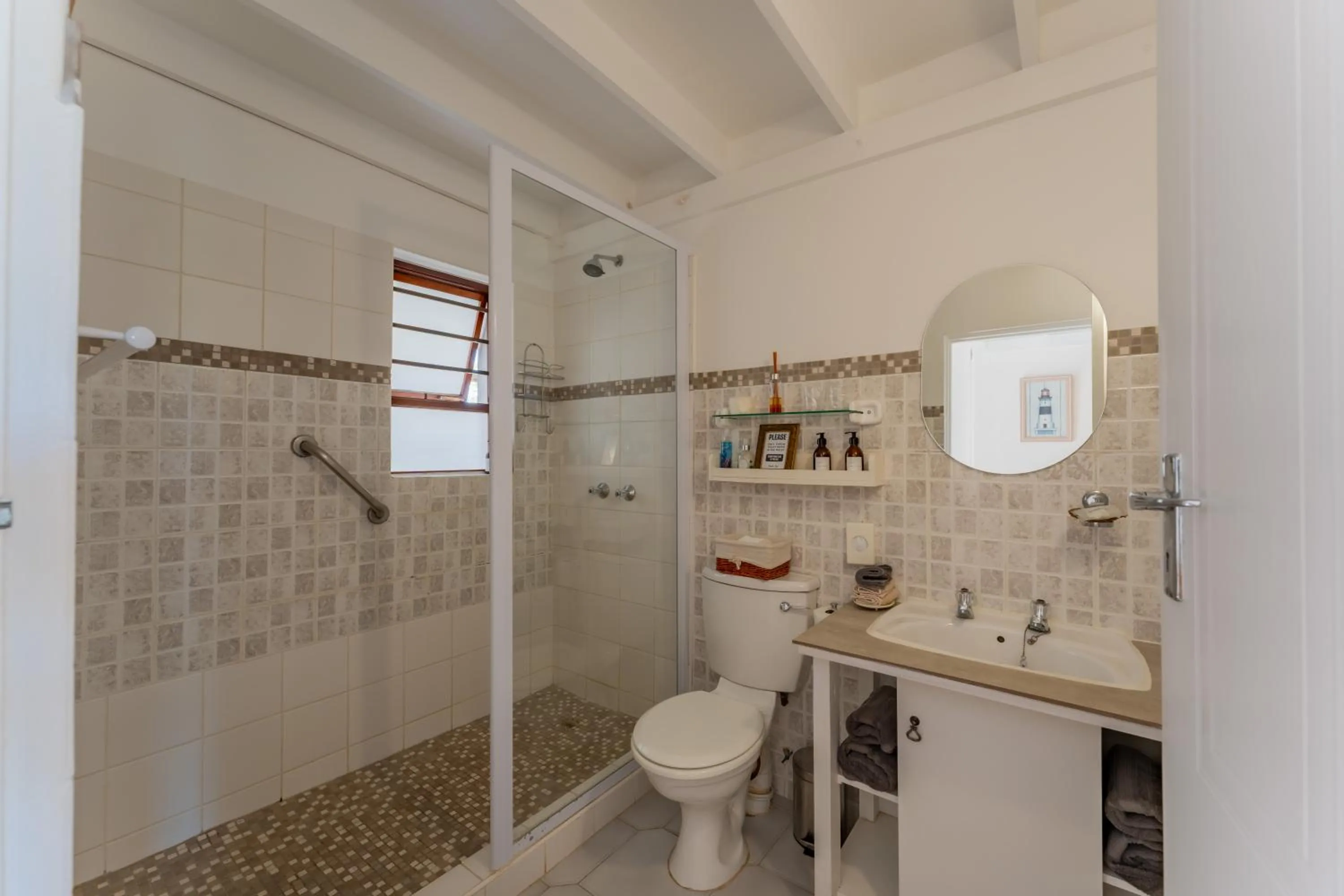 Bathroom in Cycads on Sea Guest House