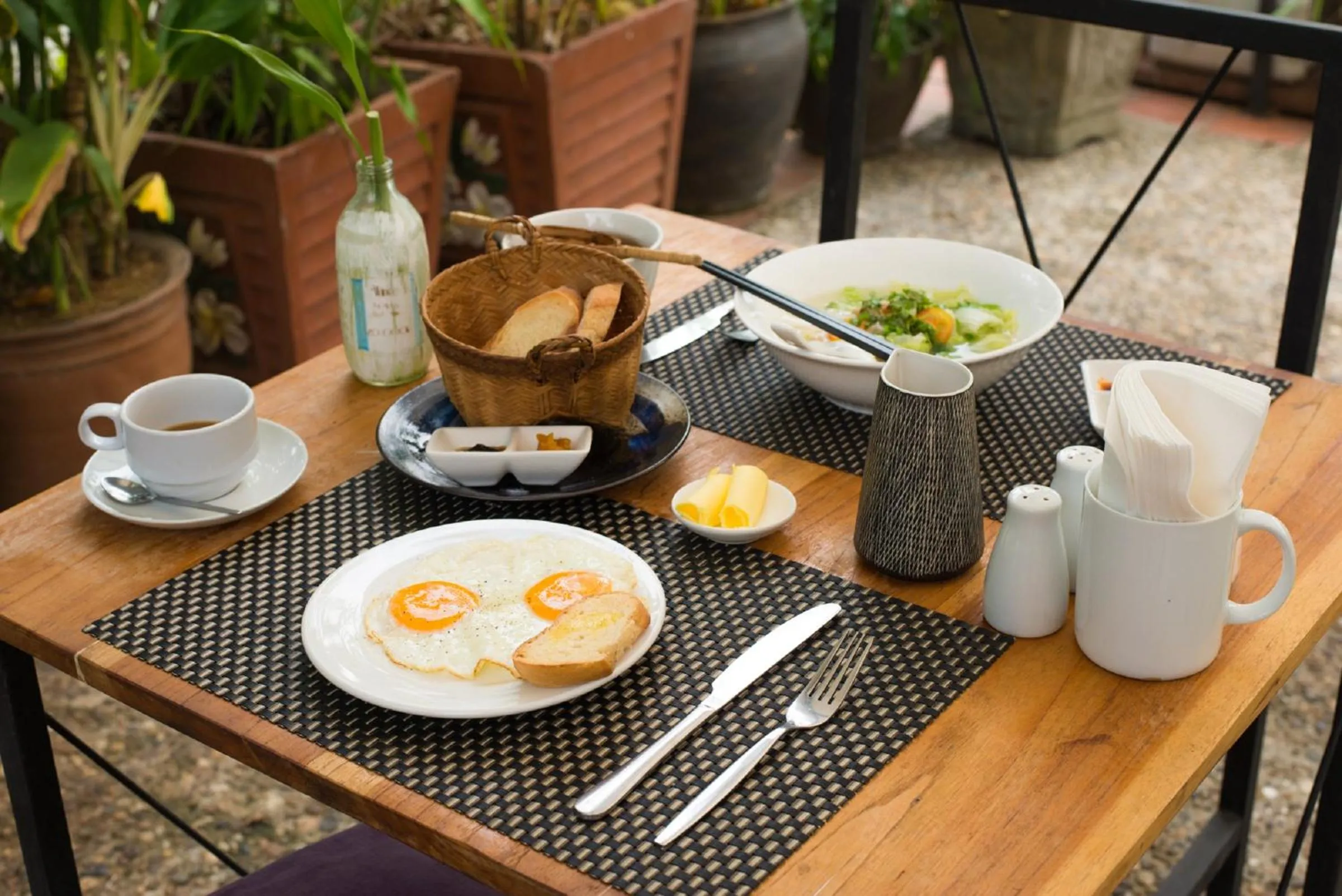 Continental breakfast in Cold River