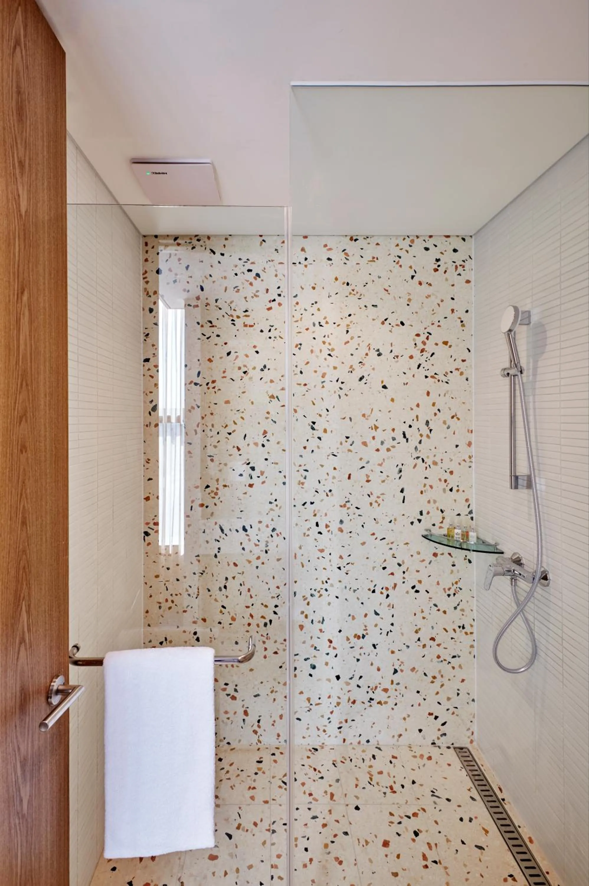 Shower in HOTEL in 9 Gangnam