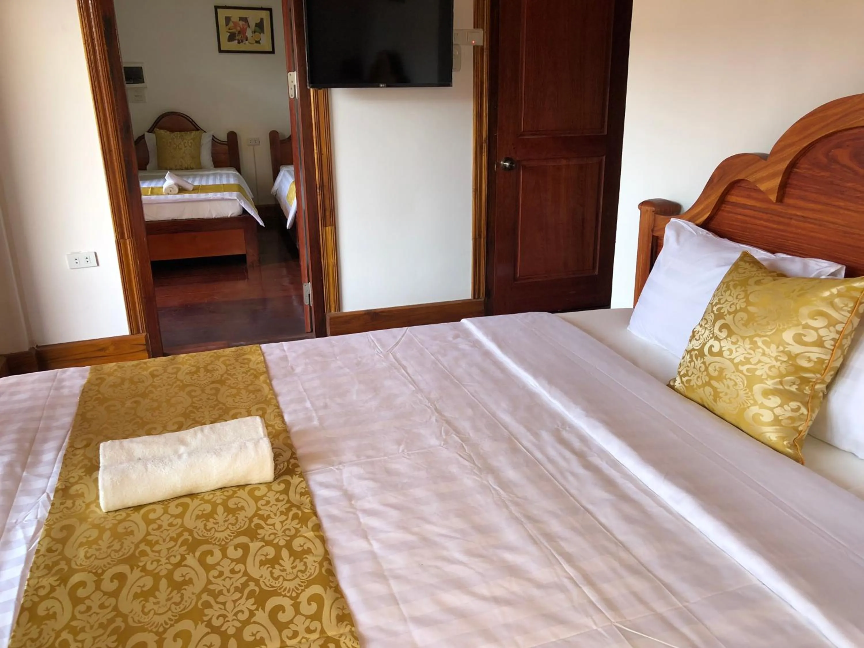 Photo of the whole room, Bed in Elephant Boutique Hotel