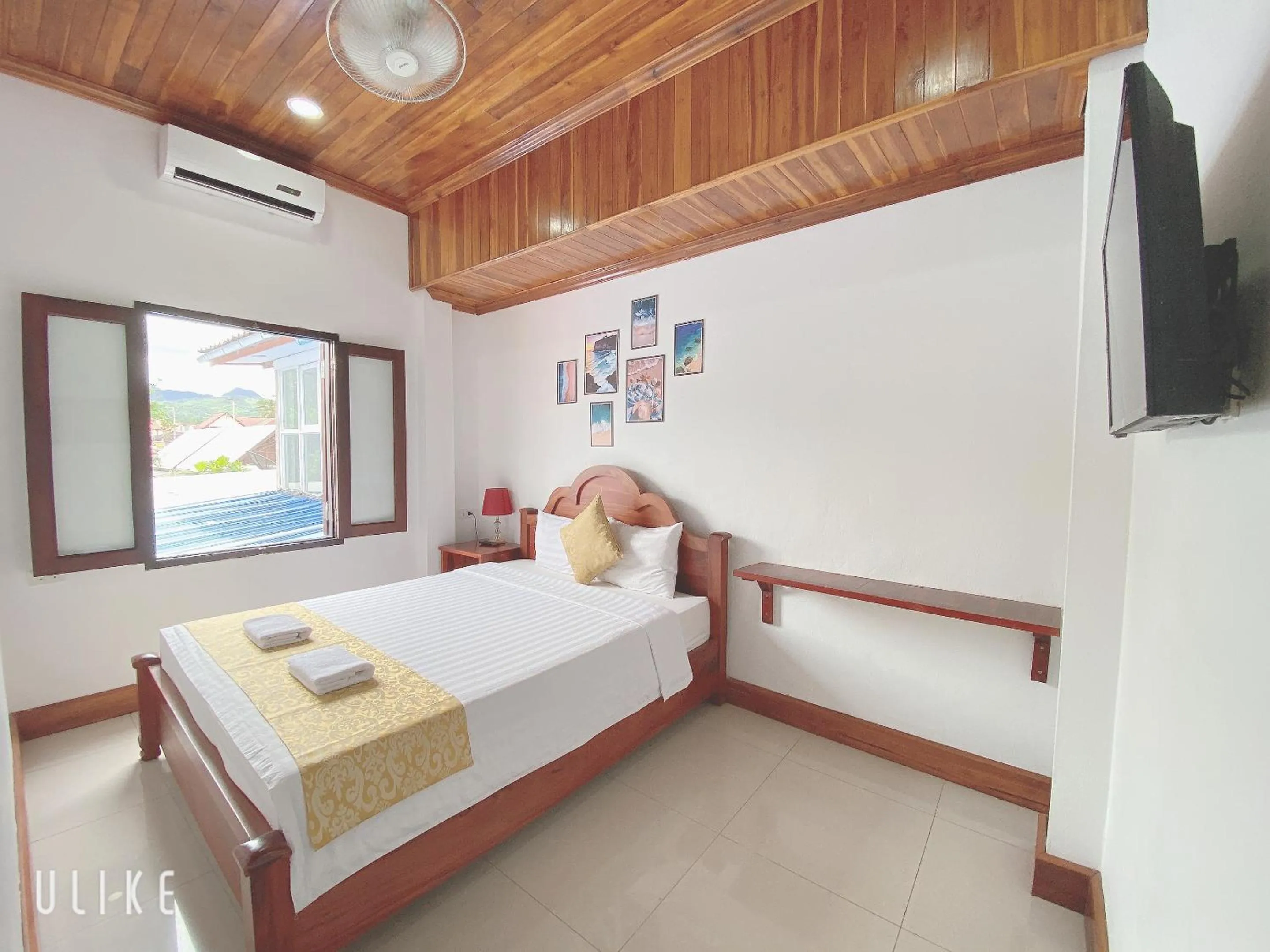 Bed in Elephant Boutique Hotel