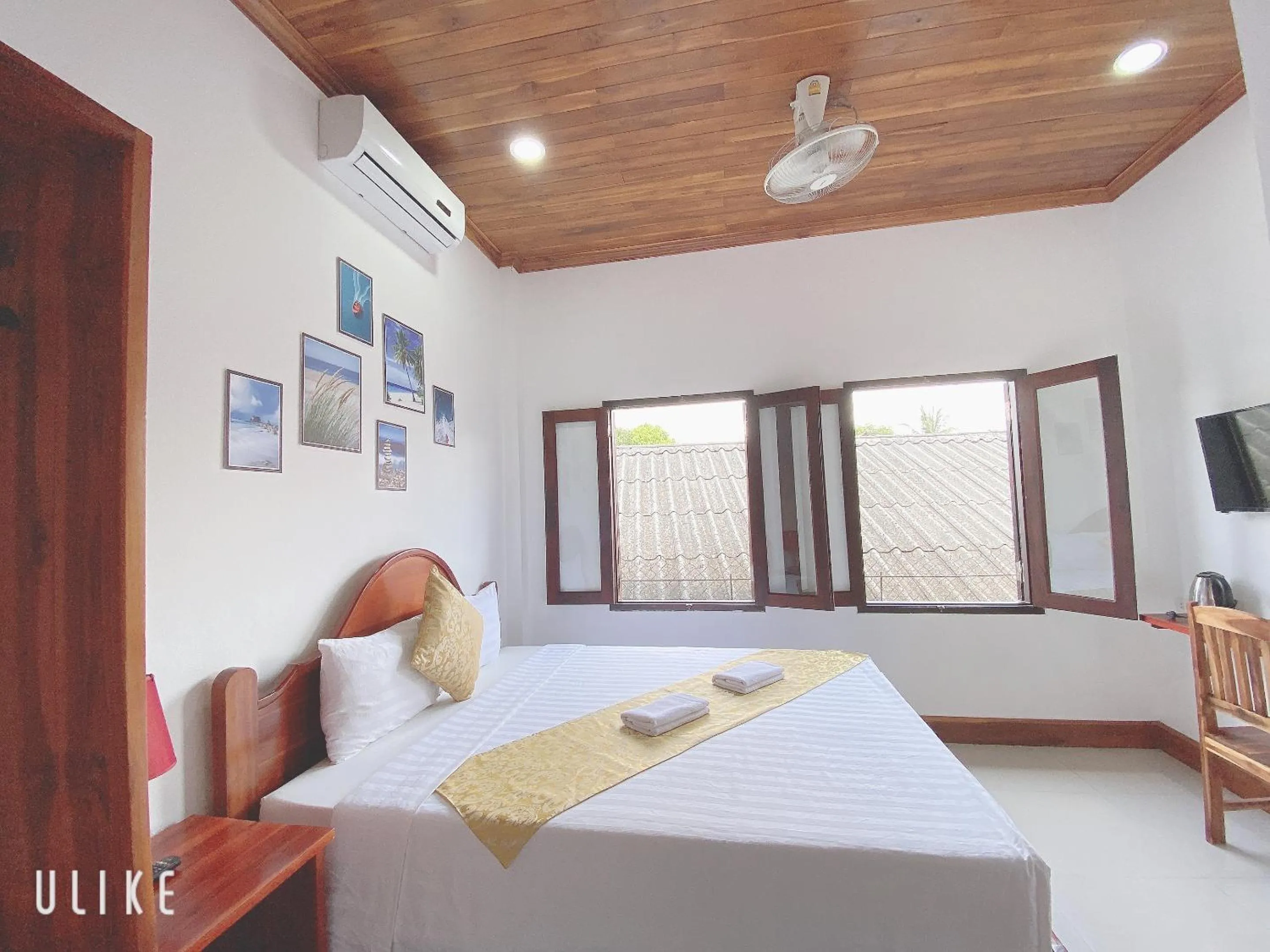 Photo of the whole room, Bed in Elephant Boutique Hotel