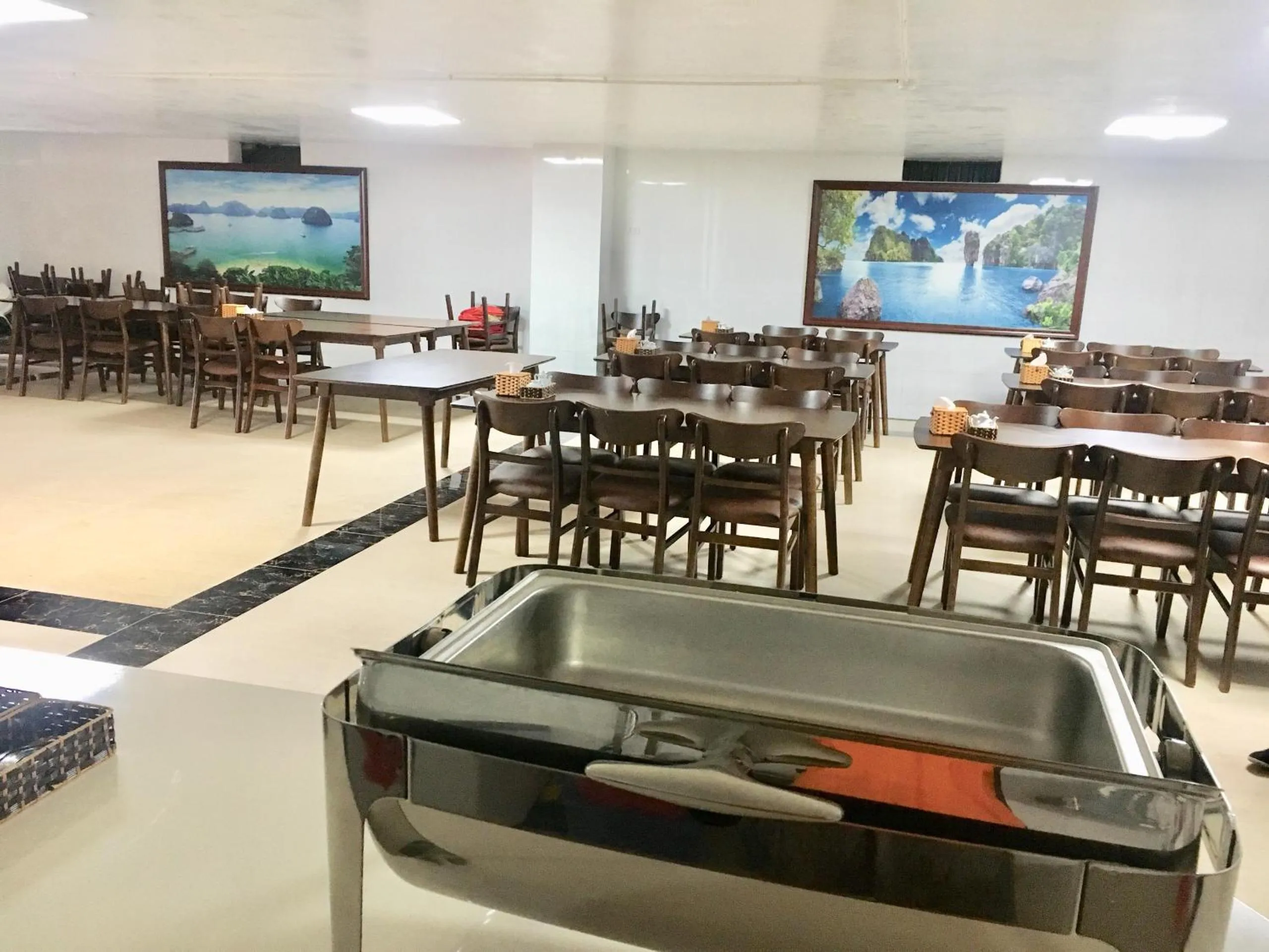 Restaurant/places to eat in Phoenix Hotel Ha Long