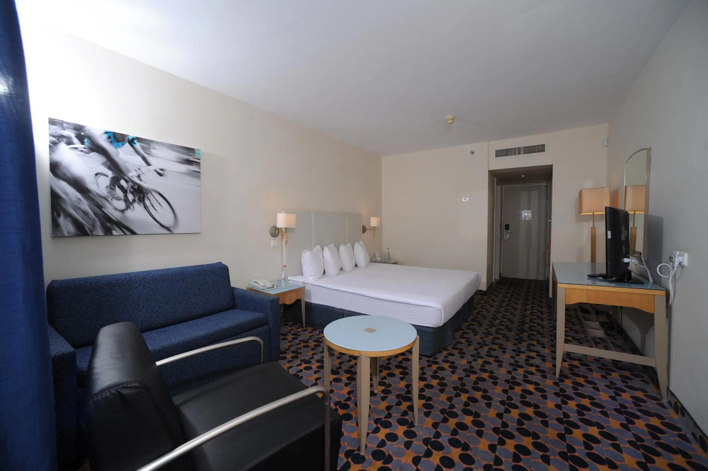 Photo of the whole room, Bed in Sport Club by Isrotel Collection