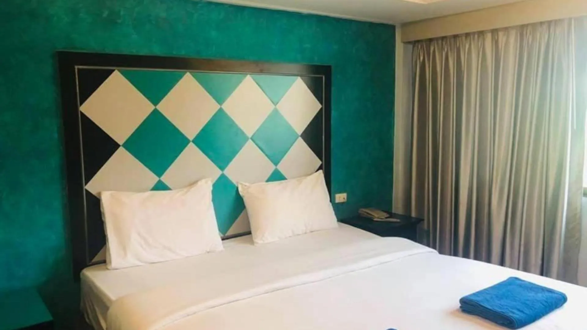 Property building, Bed in The Chilli by Golden Ray