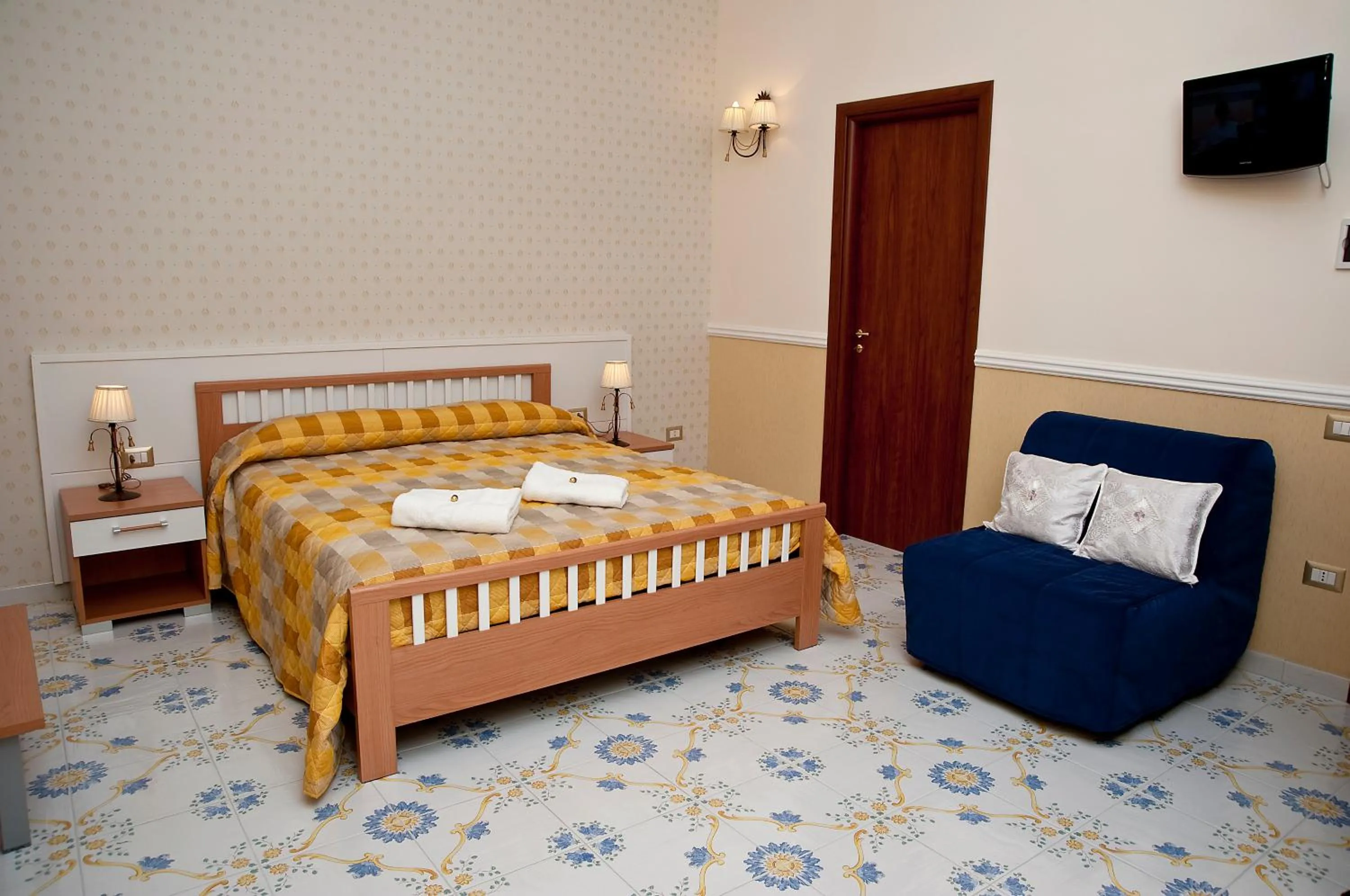 Photo of the whole room, Bed in Olimpo degli Dei