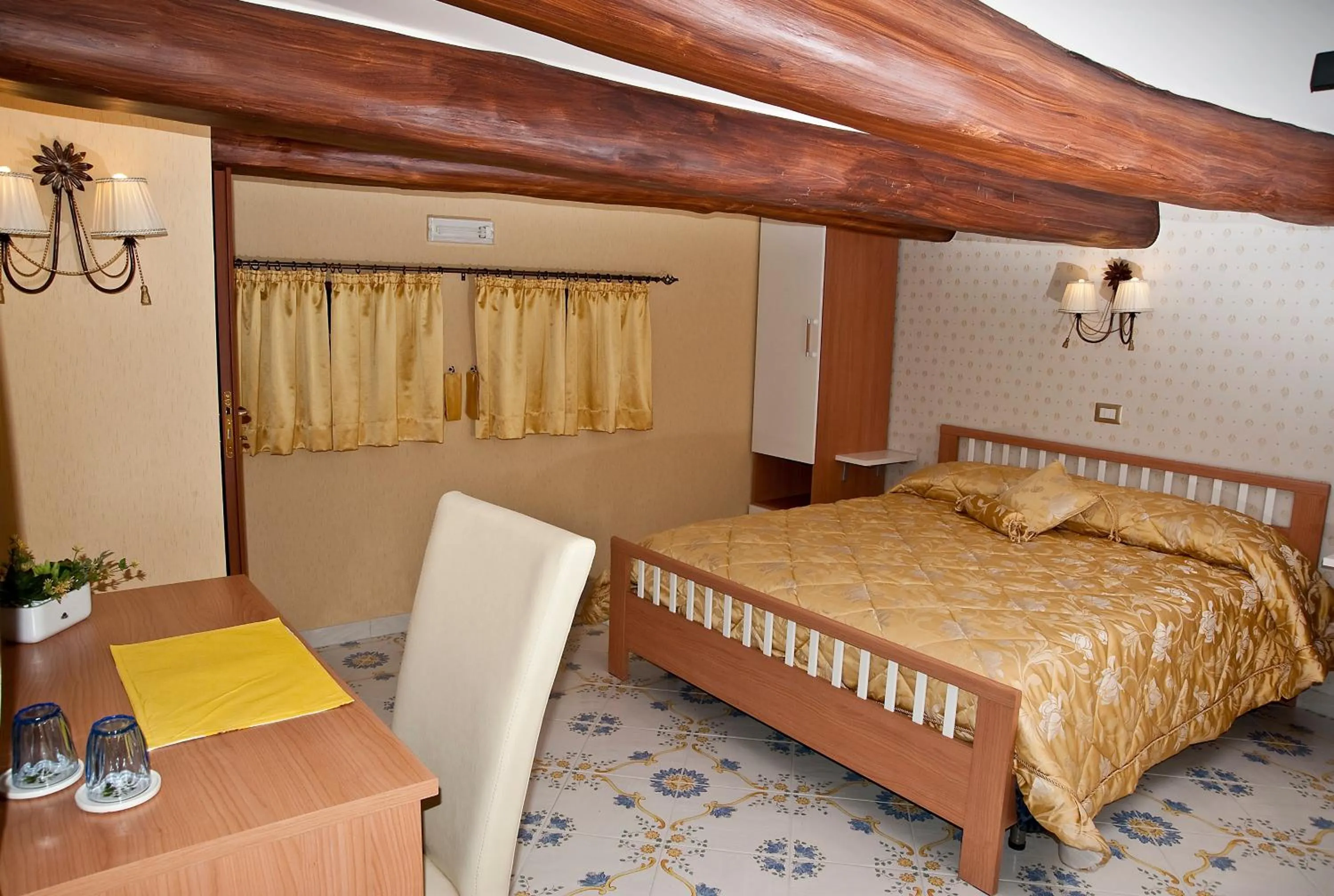 Photo of the whole room, Bed in Olimpo degli Dei