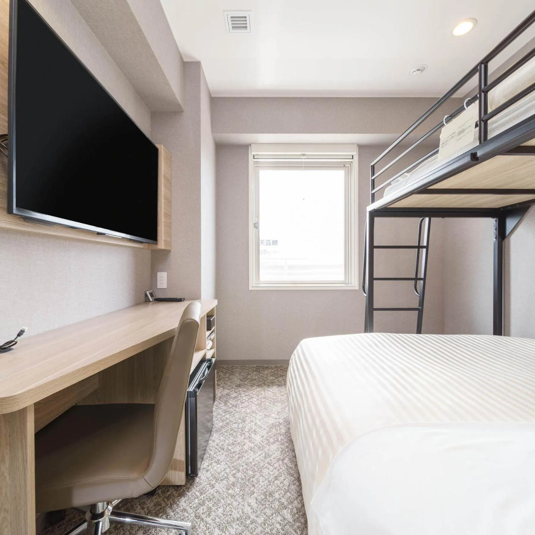 bunk bed, Bed in Super Hotel Shonan Fujisawaeki Minamiguchi