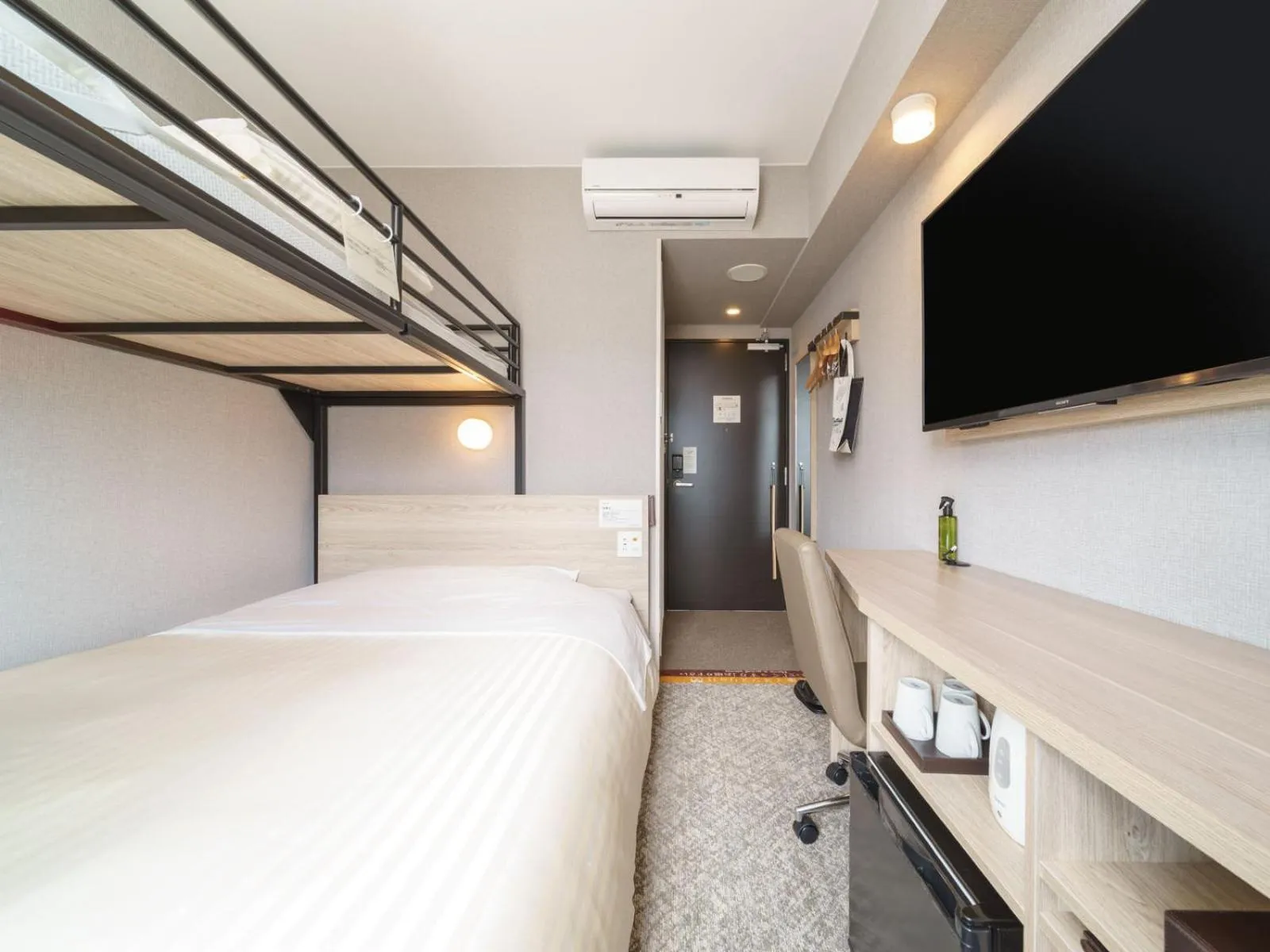 TV and multimedia, Bed in Super Hotel Shonan Fujisawaeki Minamiguchi