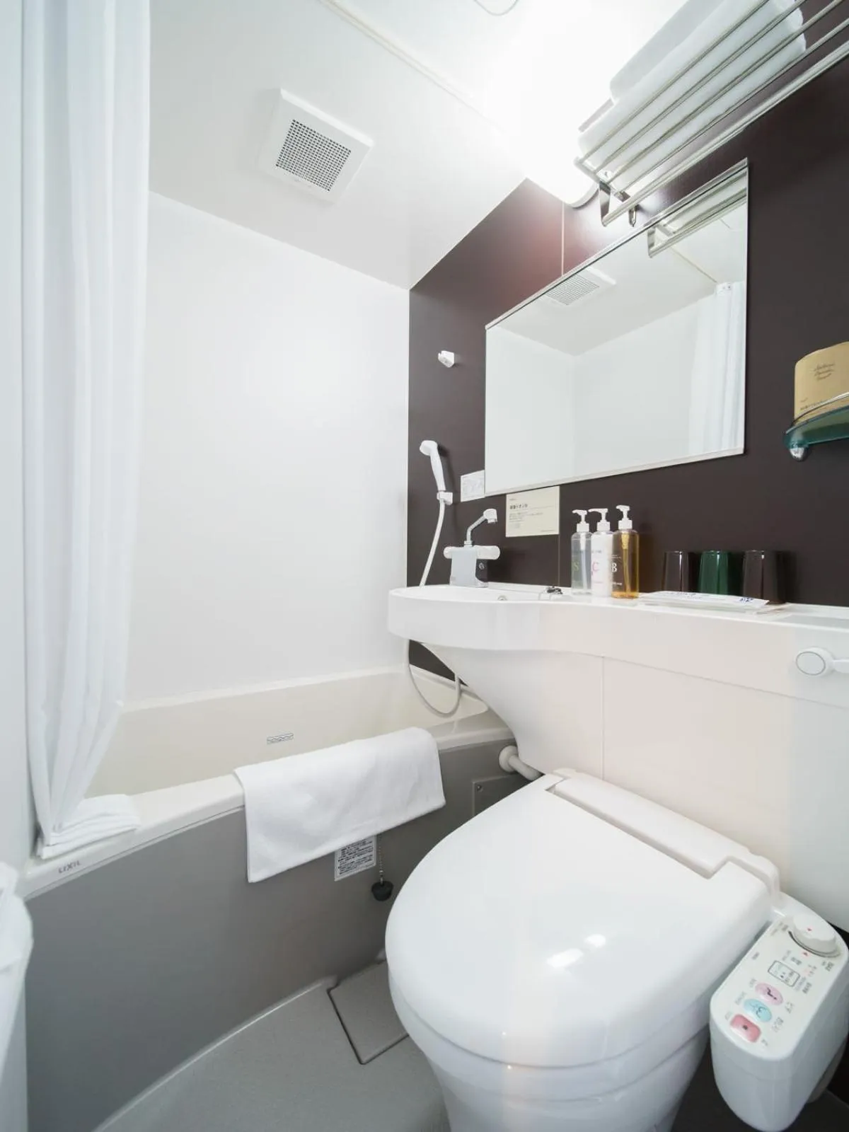 Shower in Super Hotel Shonan Fujisawaeki Minamiguchi