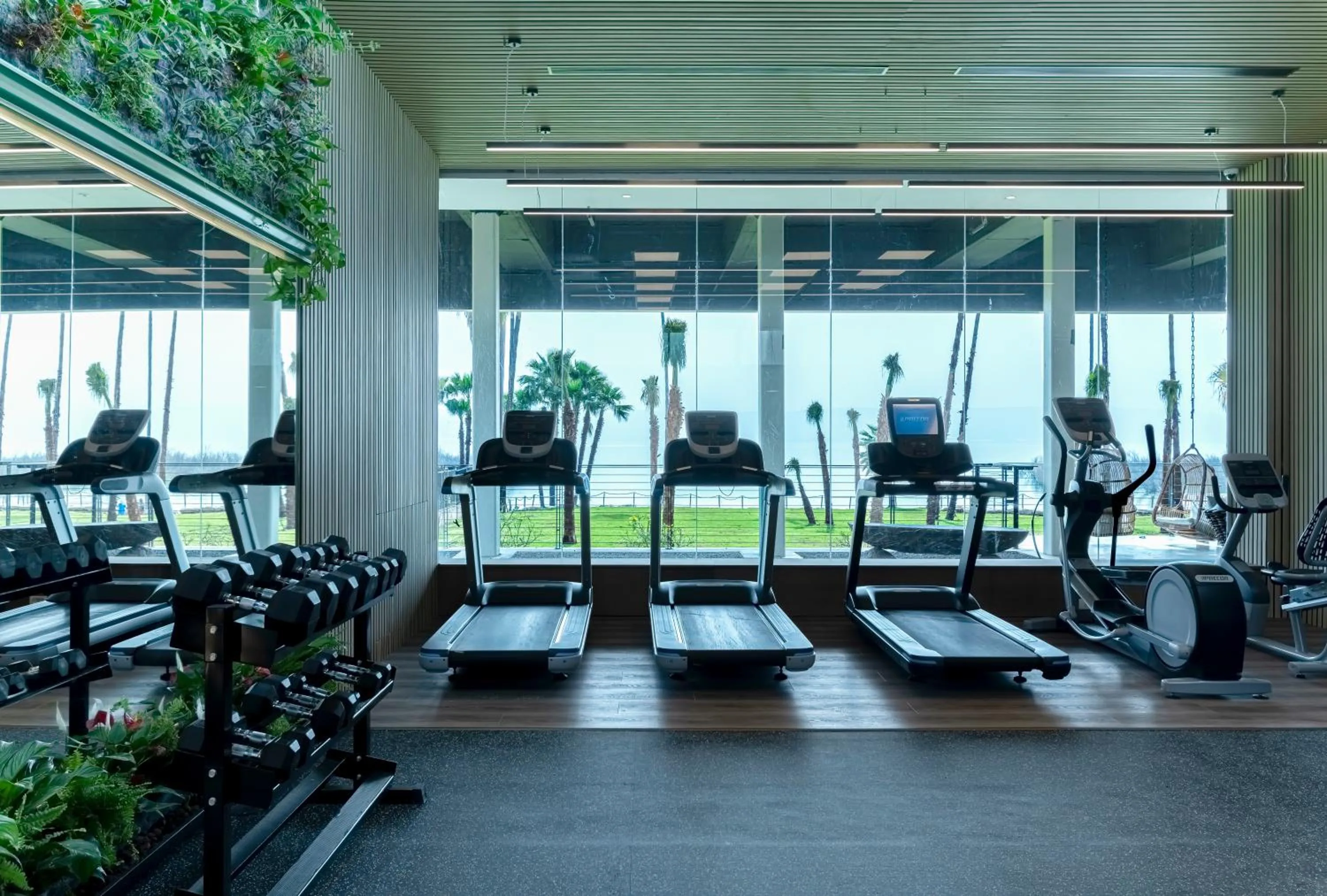 Fitness centre/facilities in Gomeh by Isrotel Design