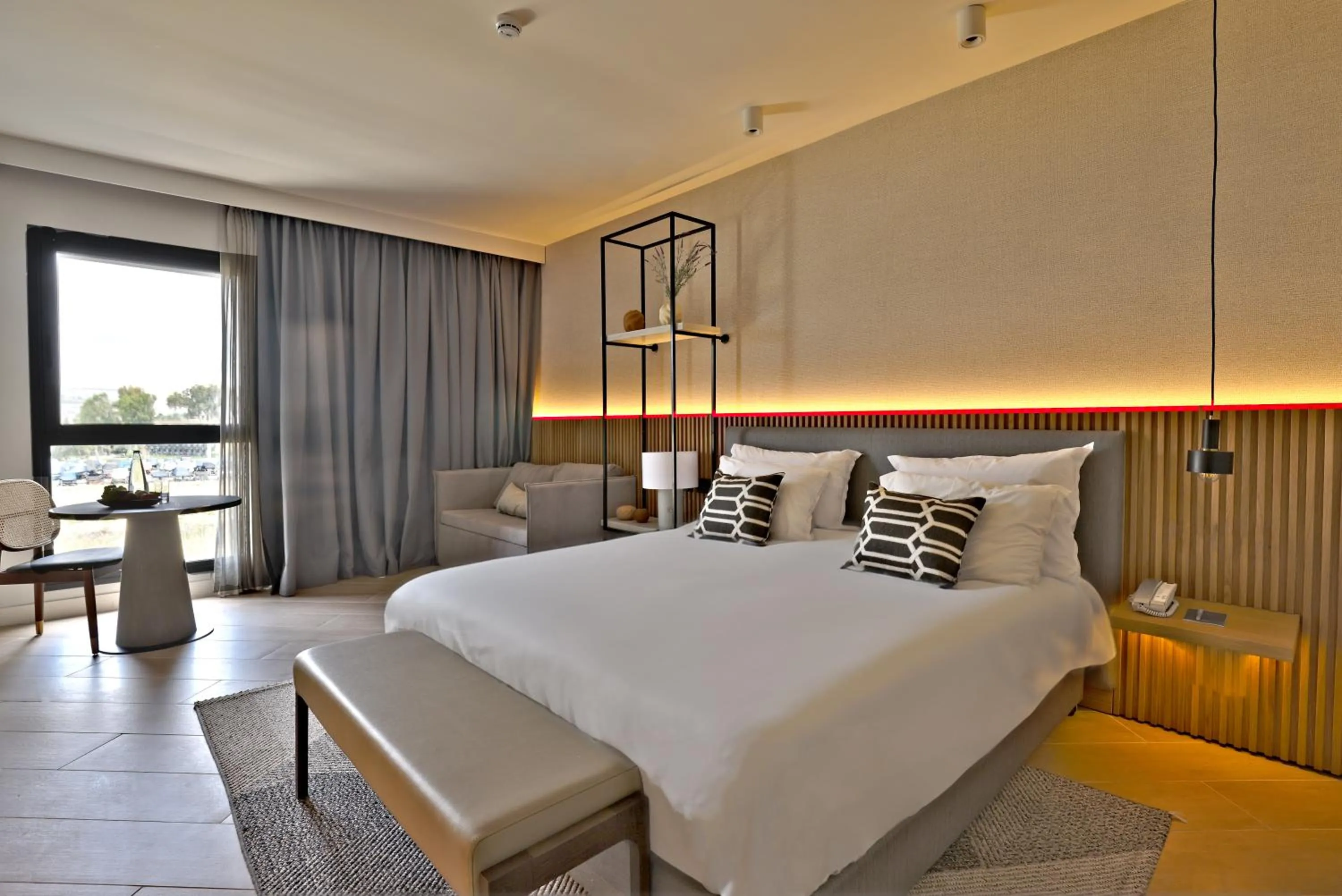 Bedroom, Bed in Gomeh by Isrotel Design