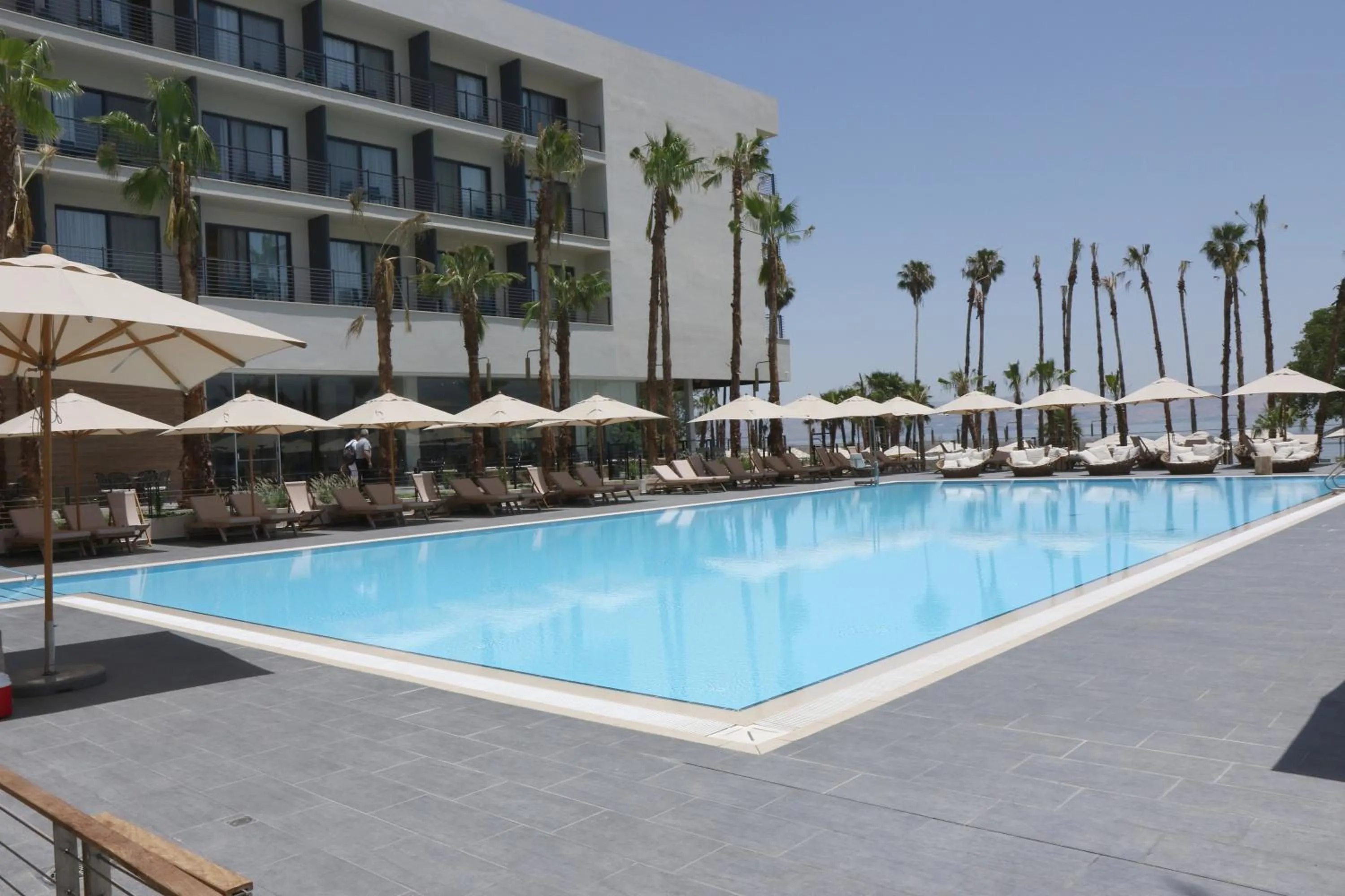 Pool view in Gomeh by Isrotel Design