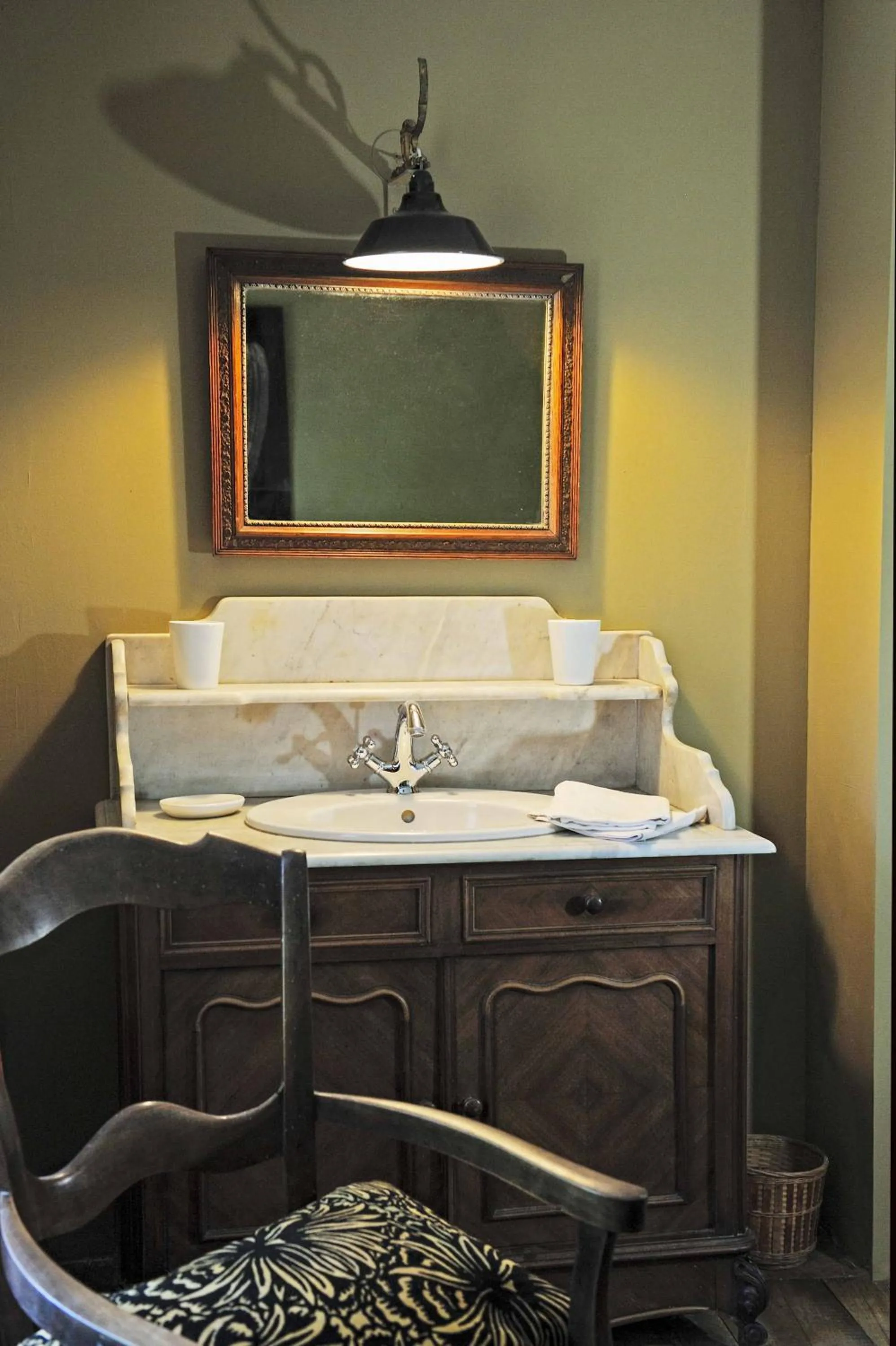 Bedroom in Maison d'Hôtes La Singulière