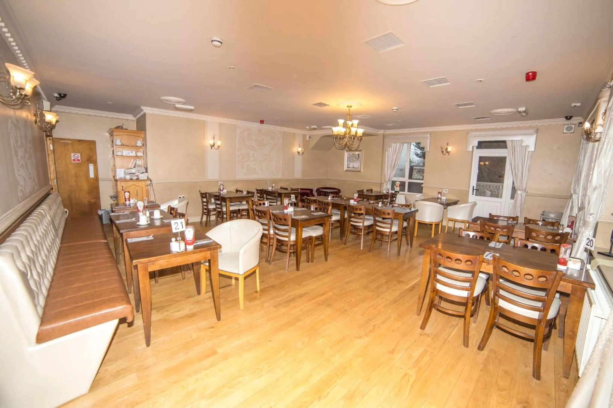 Restaurant/places to eat in The Frontier Hotel