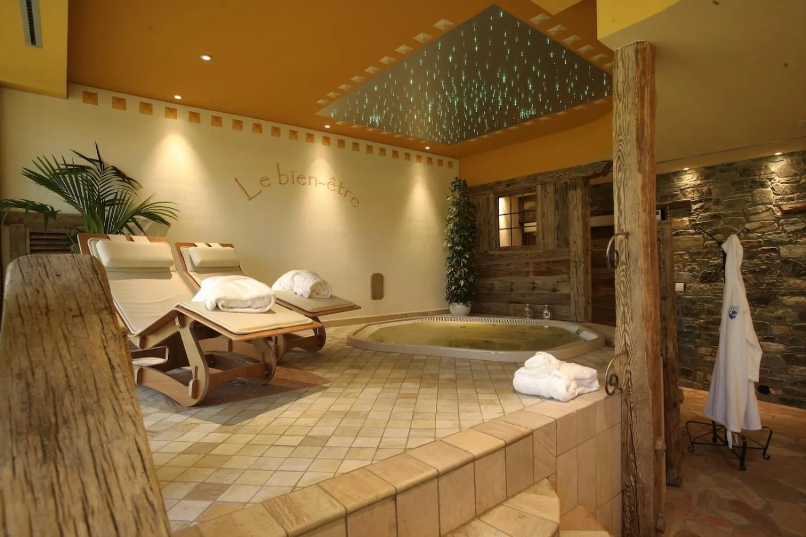 Hot Tub in Hotel Granta Parey