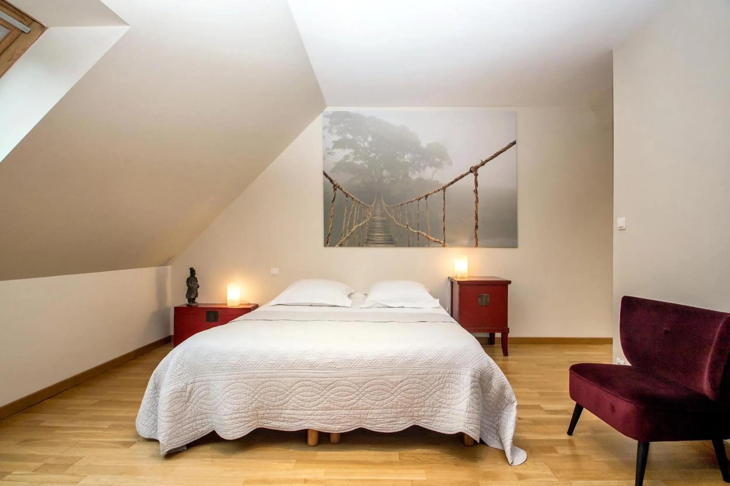 Photo of the whole room, Bed in La Canopée des Pins
