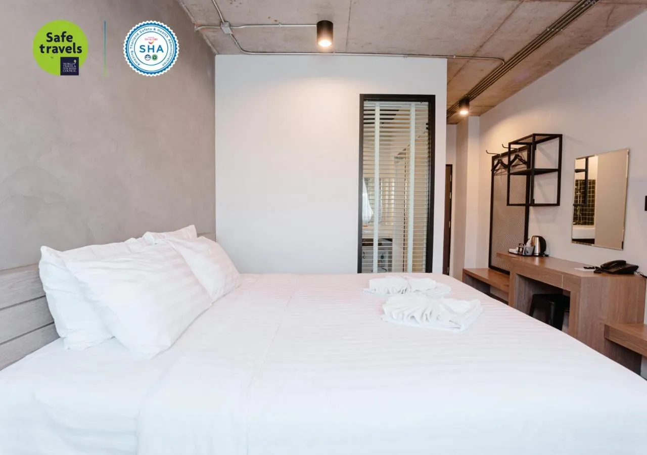 Bedroom, Bed in the echo hotel