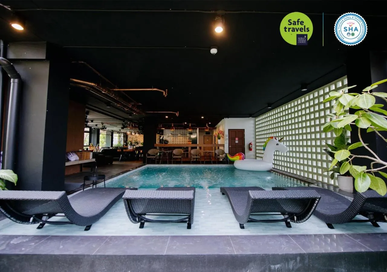 Swimming pool in the echo hotel