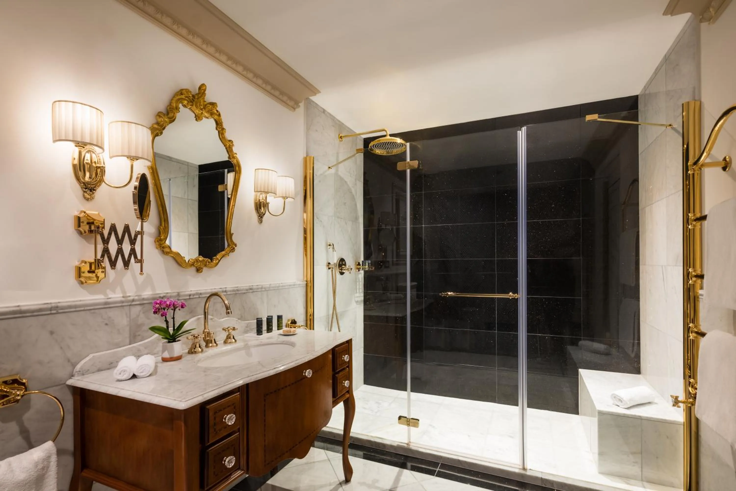 Bathroom in Hotel Flüela Davos - The Unbound Collection by Hyatt