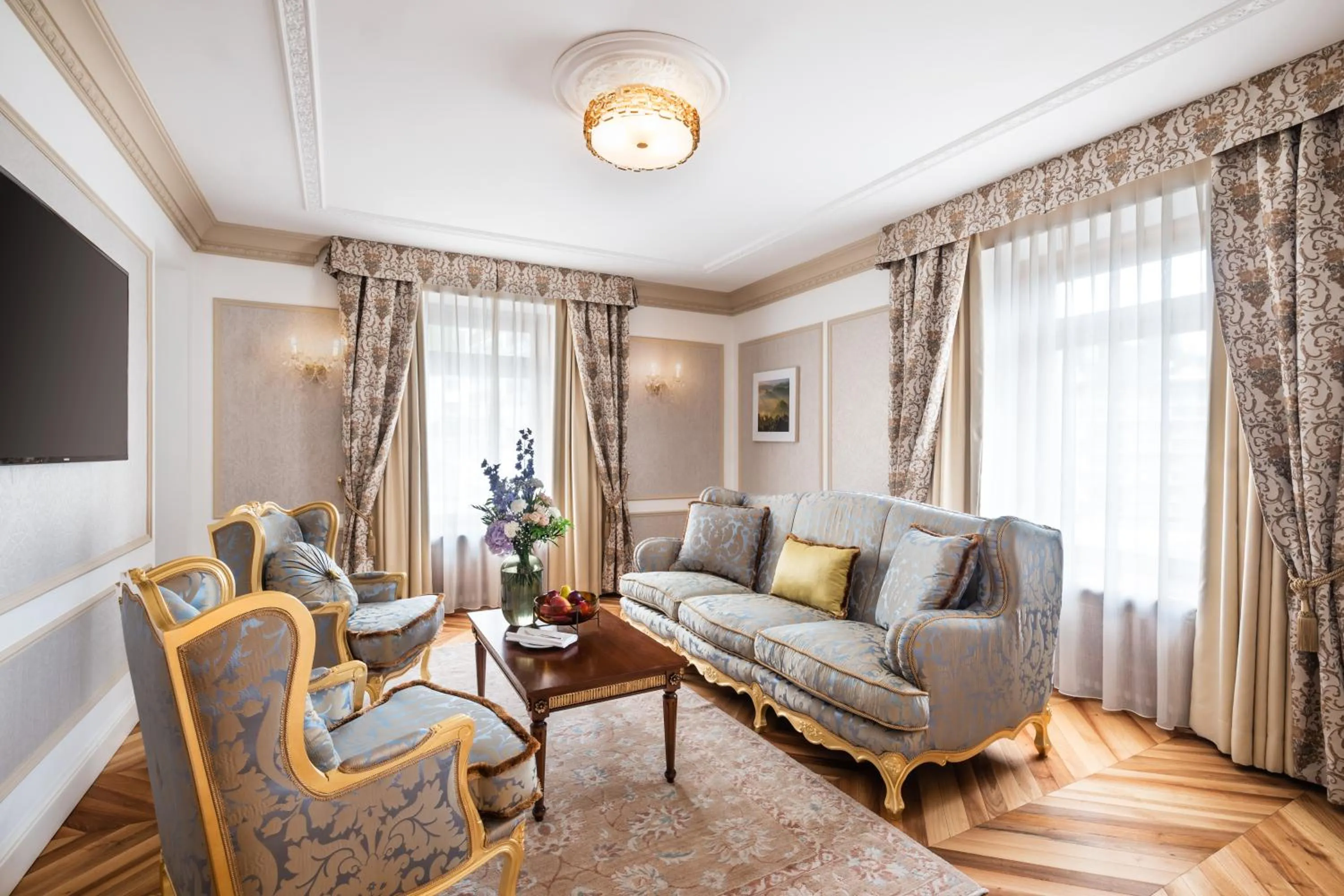 Living room in Hotel Flüela Davos - The Unbound Collection by Hyatt