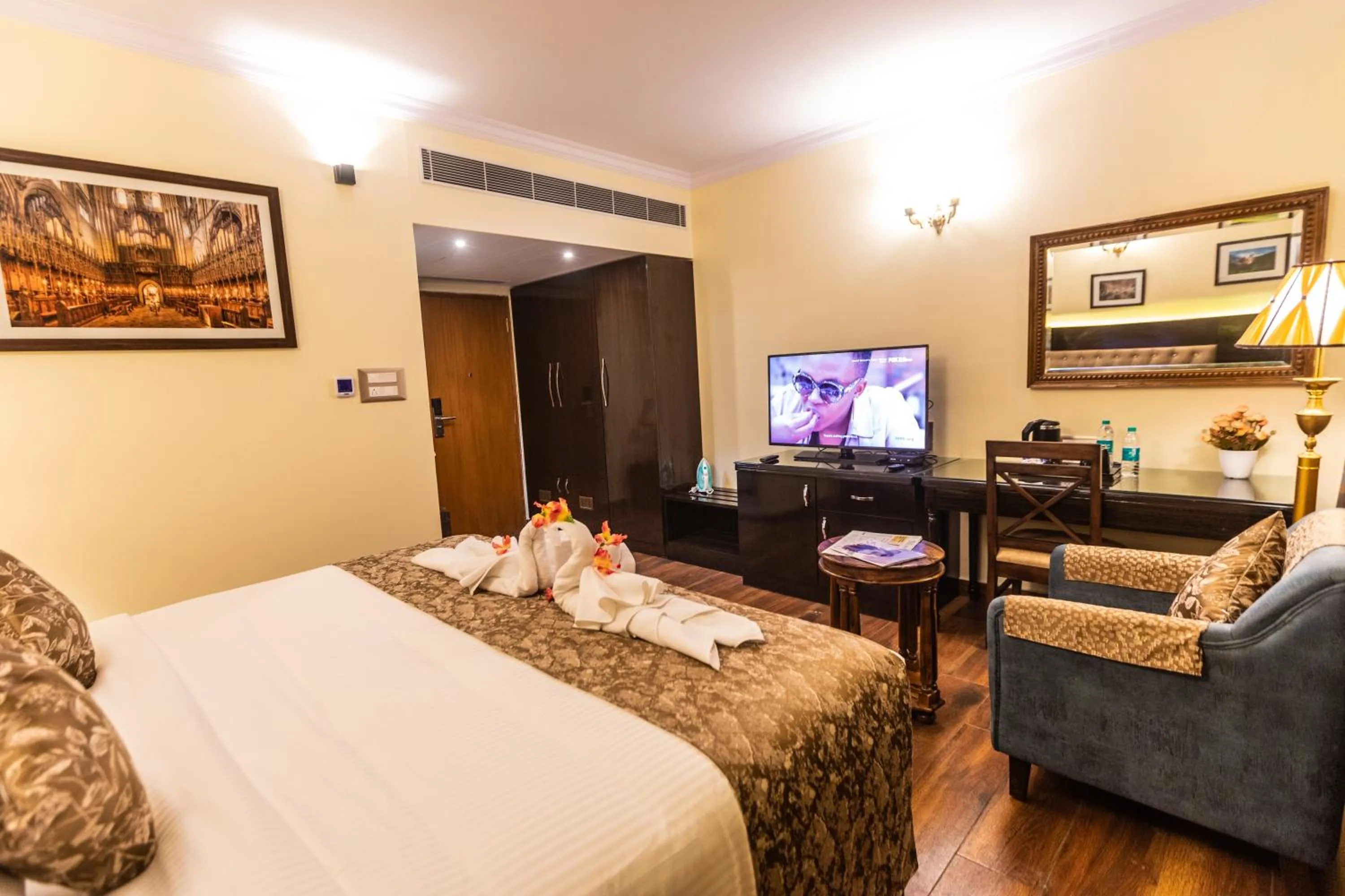 Photo of the whole room, Bed in Hotel Paramos Inn