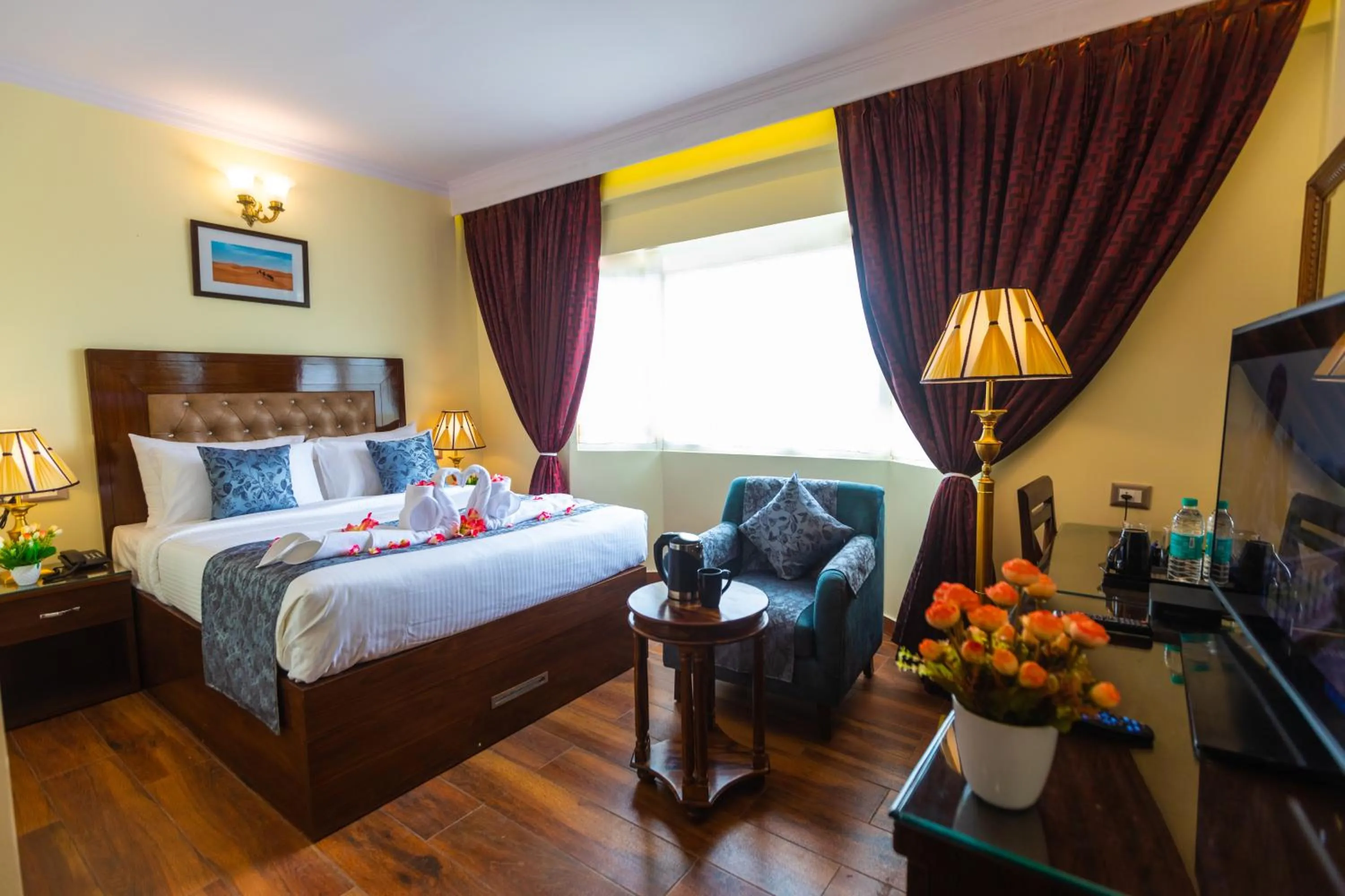 Photo of the whole room, Bed in Hotel Paramos Inn