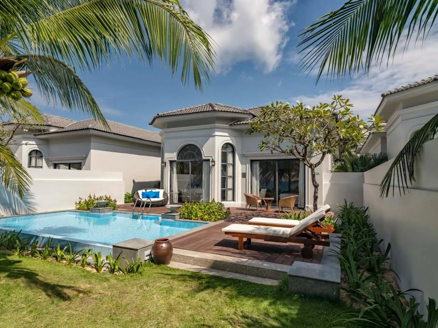 Swimming pool in Vinpearl Wonderworld Phu Quoc