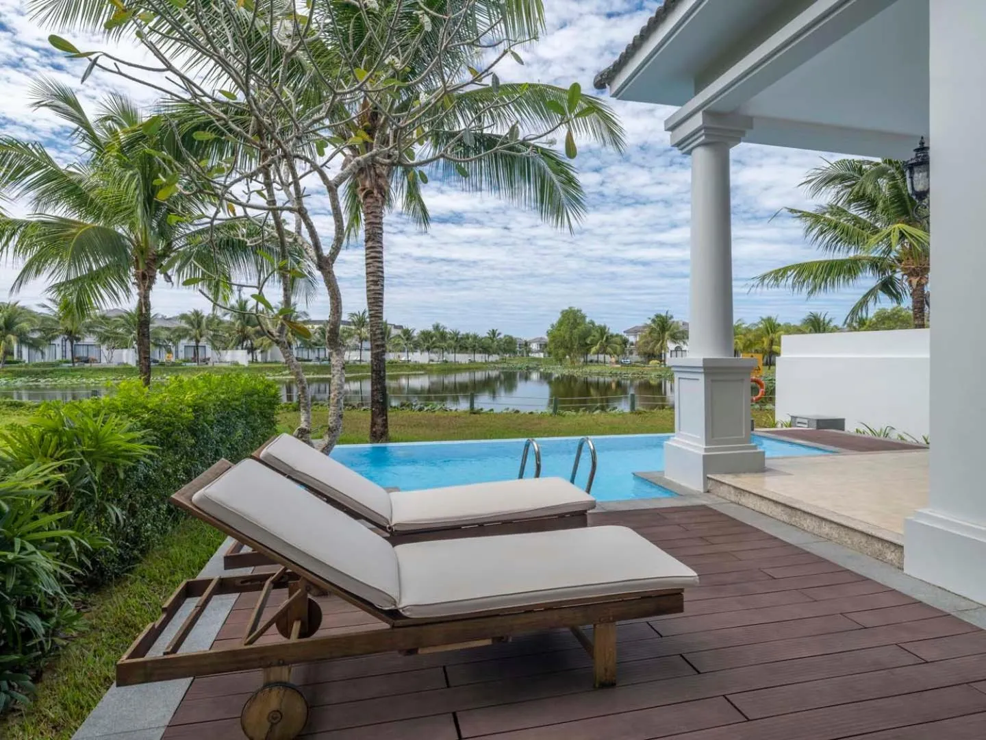 Swimming pool in Vinpearl Wonderworld Phu Quoc