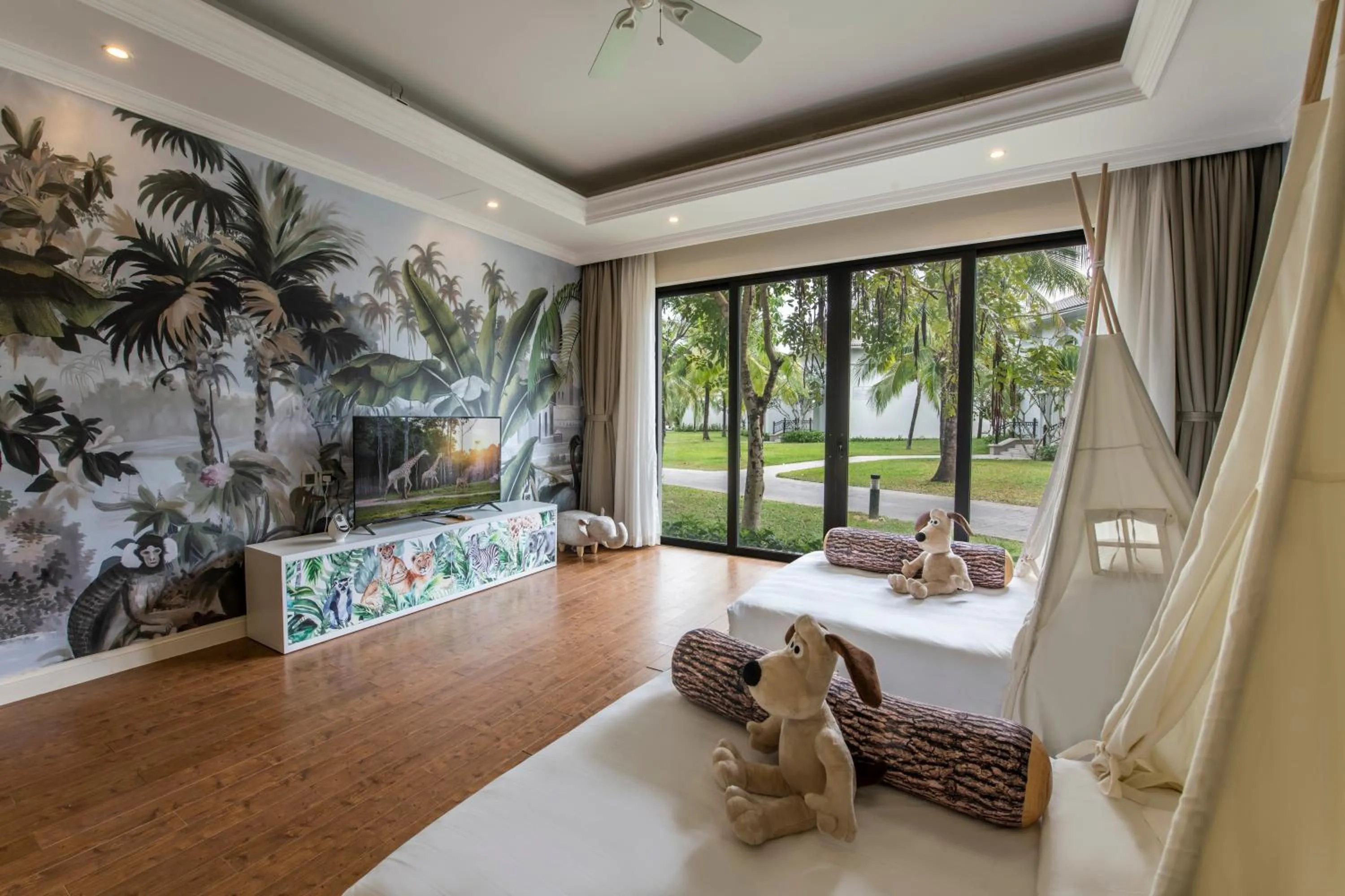 Bed in Vinpearl Wonderworld Phu Quoc