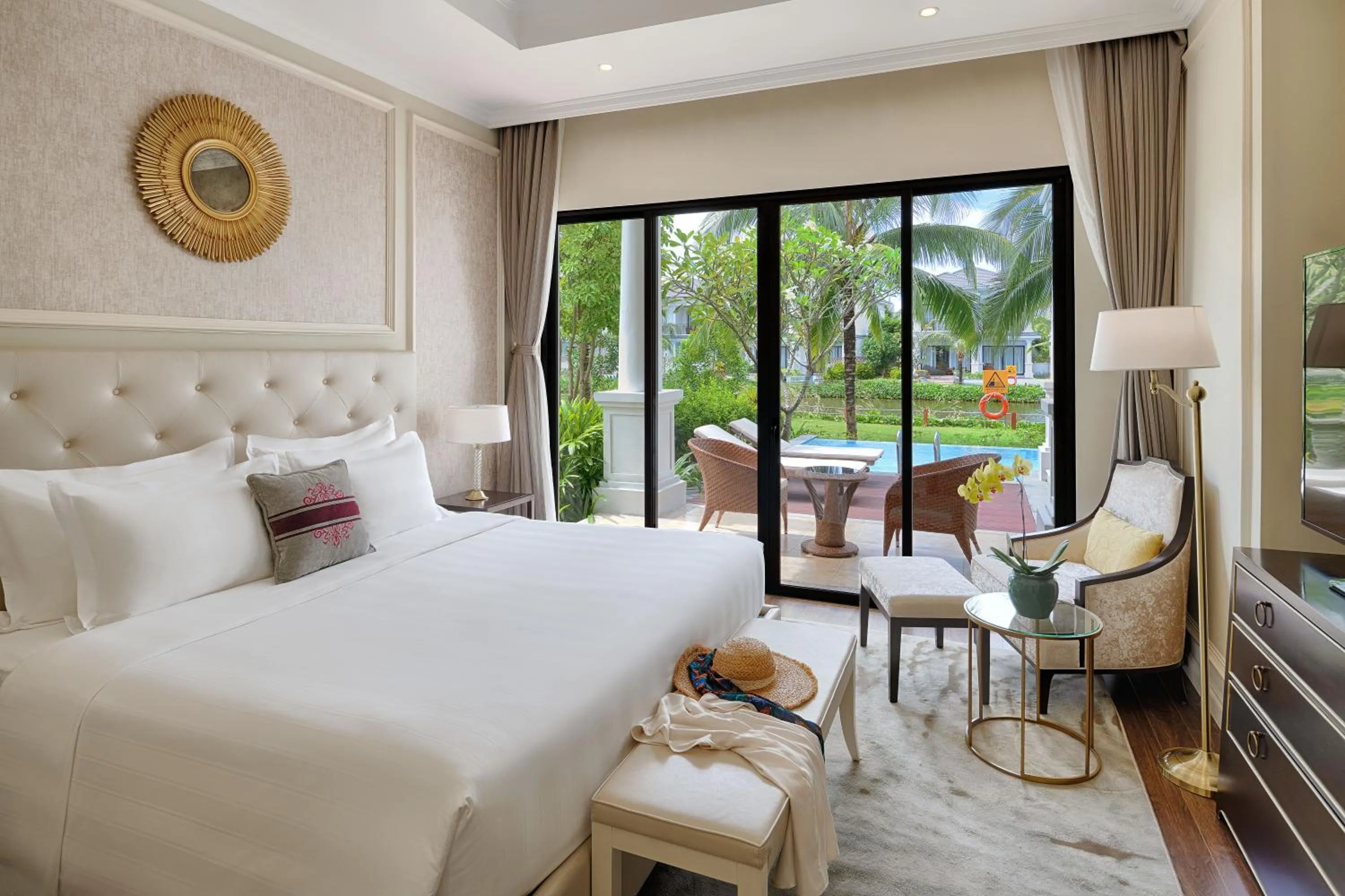 Bedroom, Bed in Vinpearl Wonderworld Phu Quoc