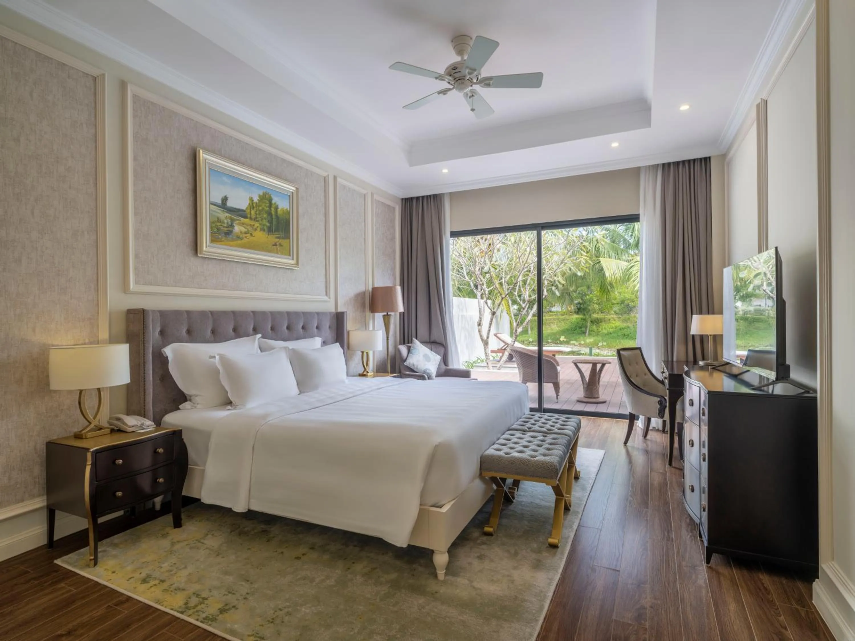 Bedroom, Bed in Vinpearl Wonderworld Phu Quoc