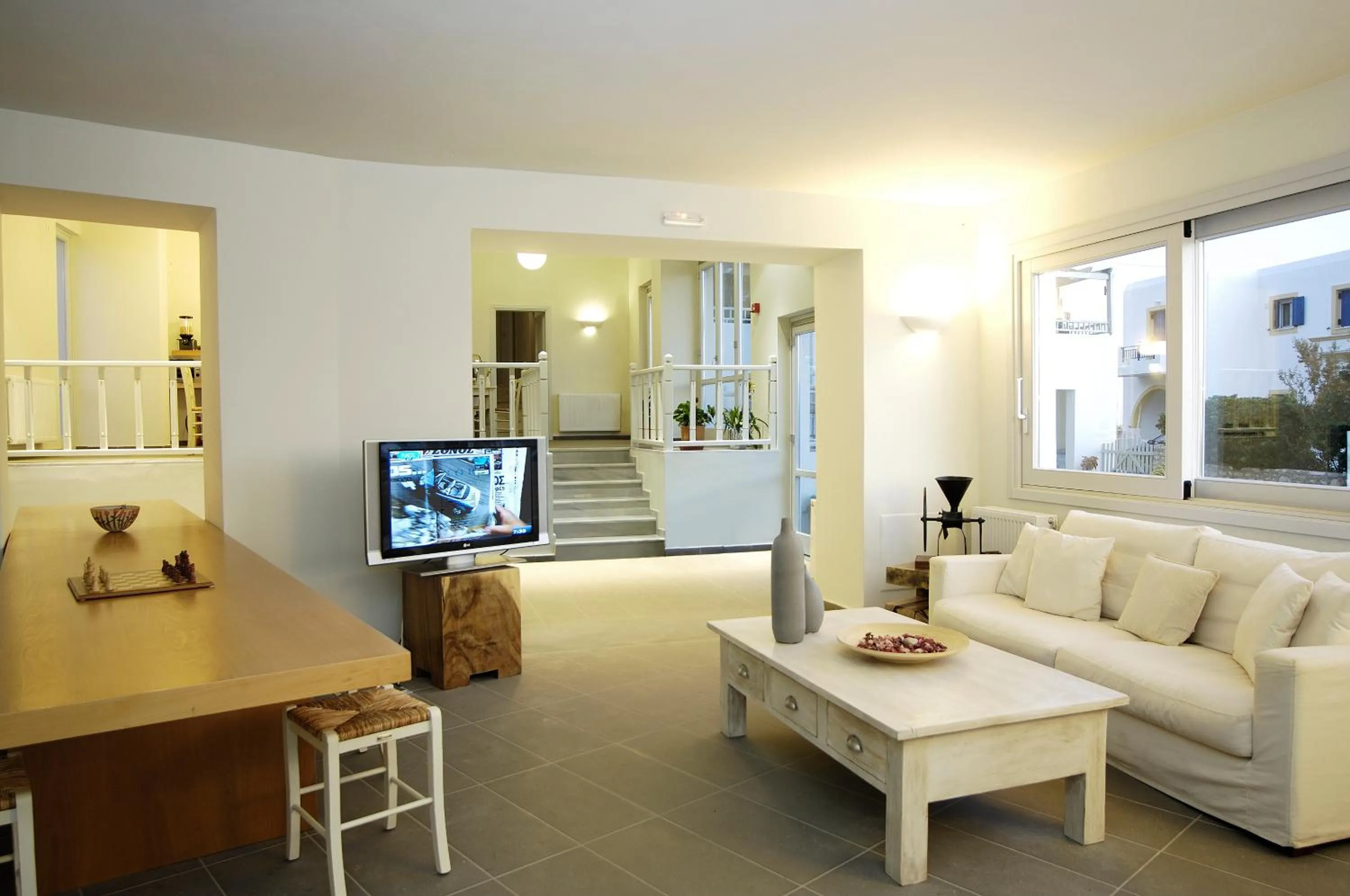 Communal lounge/ TV room in Filoxenia Apartments