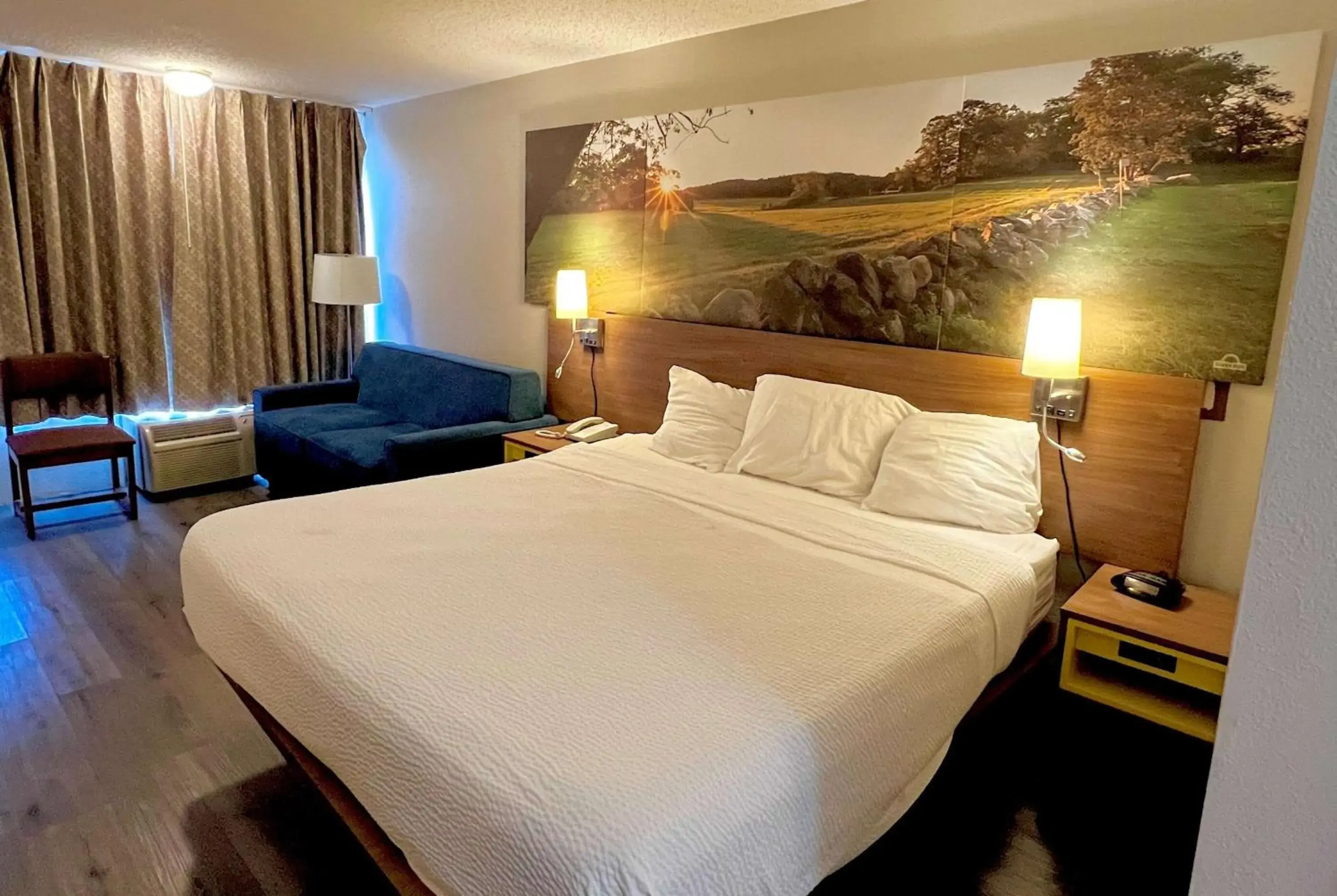 King Room - Disability Access/Non-Smoking in Days Inn by Wyndham Ashland King Room - Disability Access/Non-Smoking in Days Inn by Wyndham Ashland