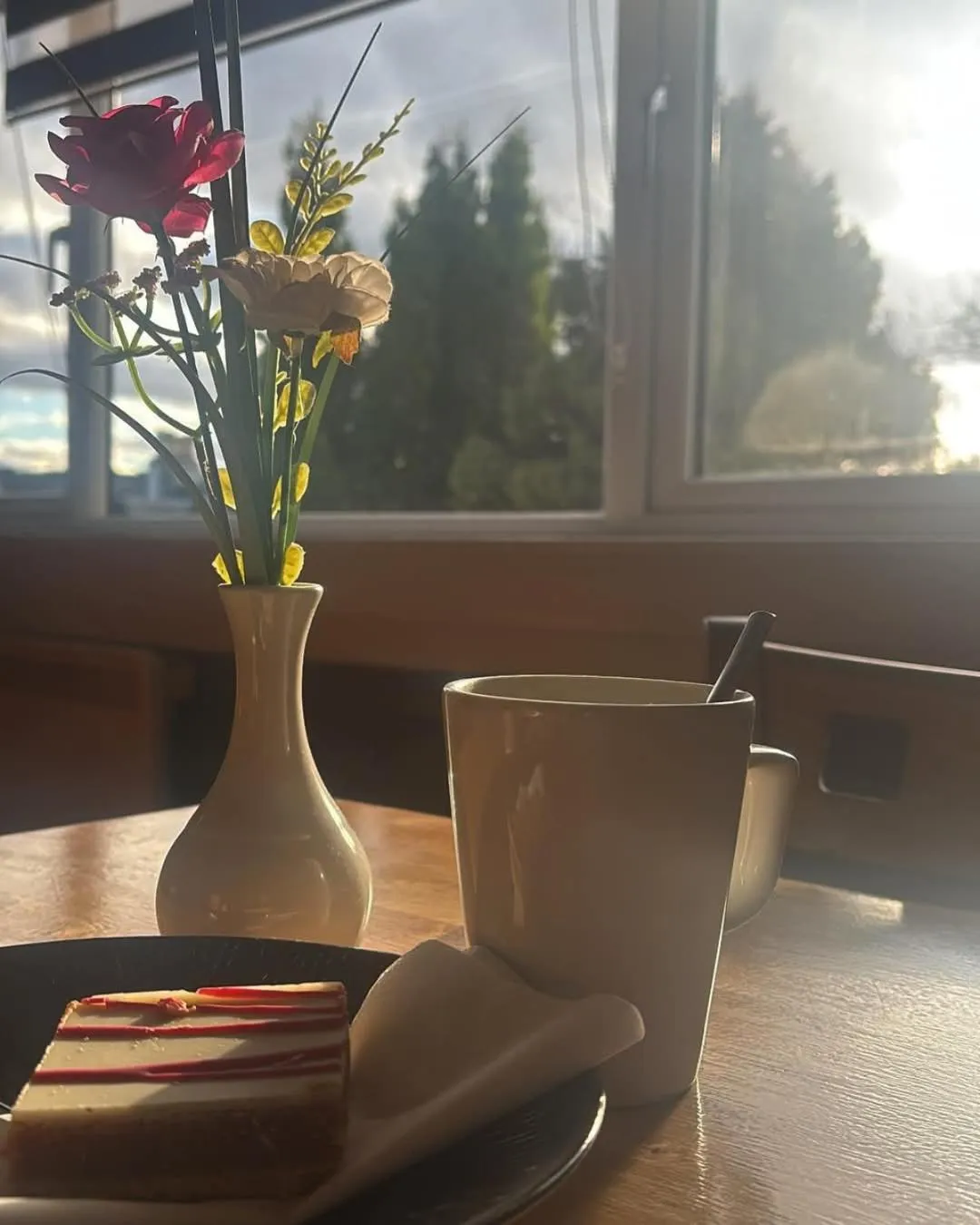 Restaurant/places to eat in Park Lodge Hotel