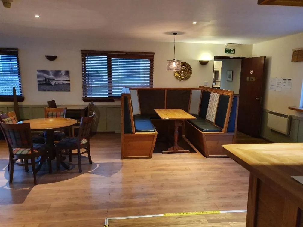 Restaurant/places to eat in Park Lodge Hotel