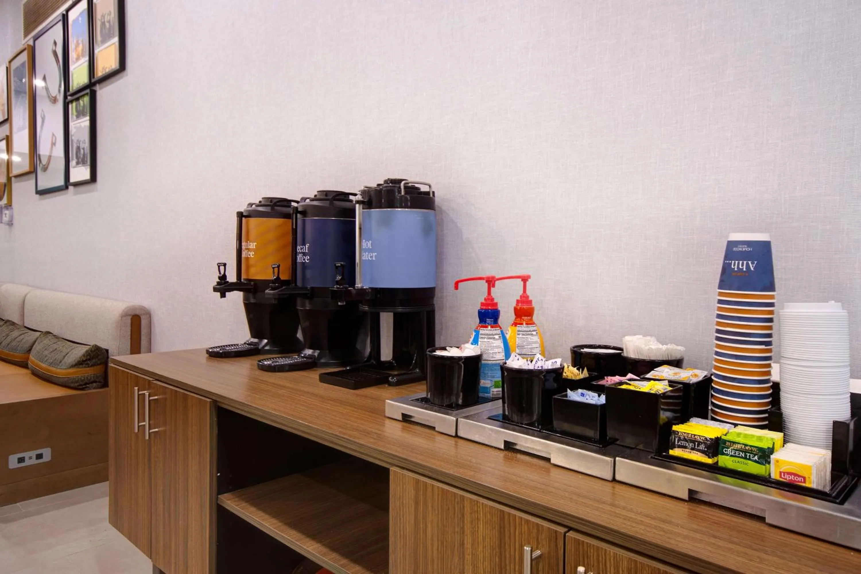 Dining area in Homewood Suites by Hilton Lexington-Hamburg