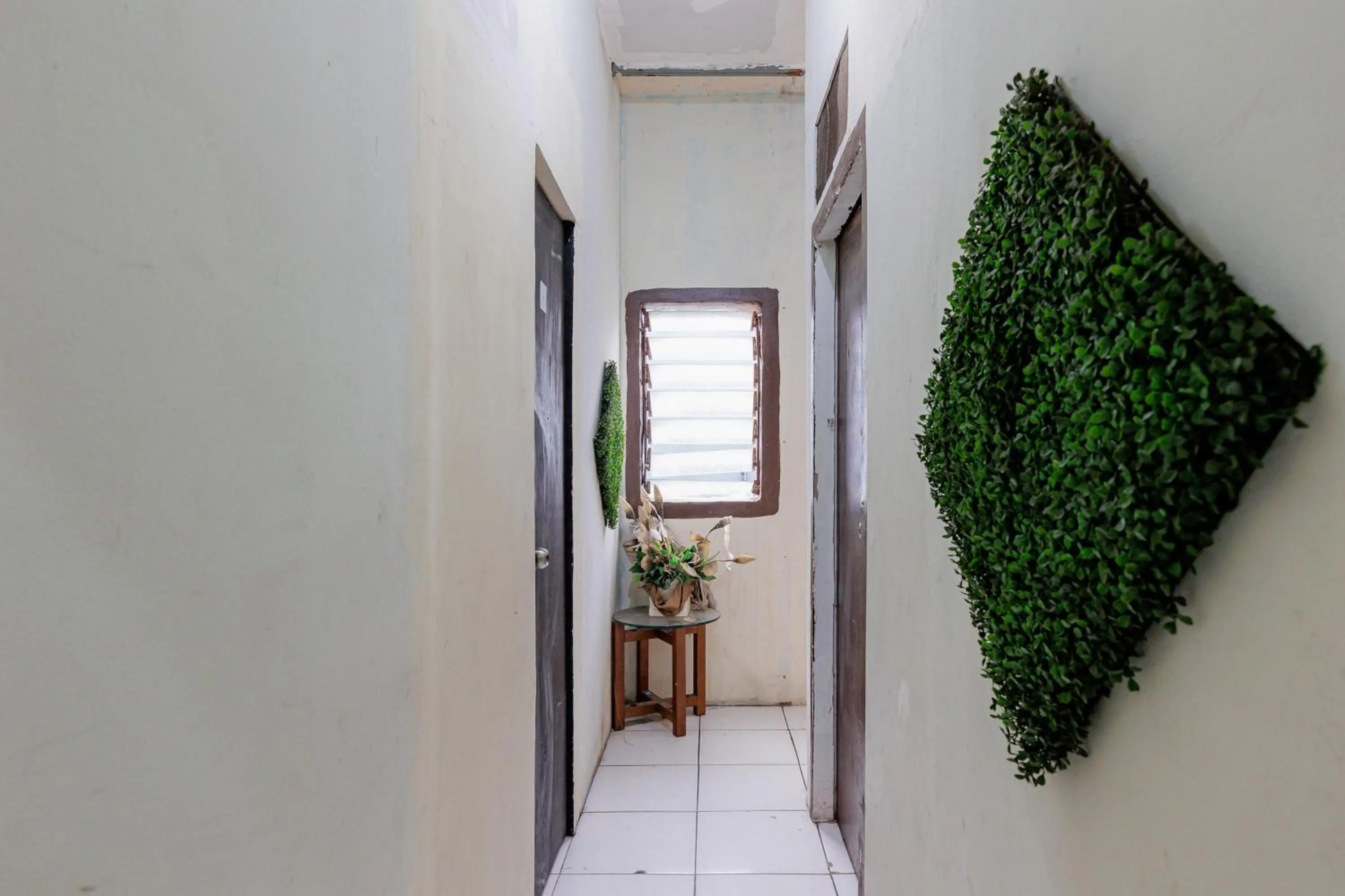 Property building in RedDoorz near Esa Unggul University Jakarta Campus