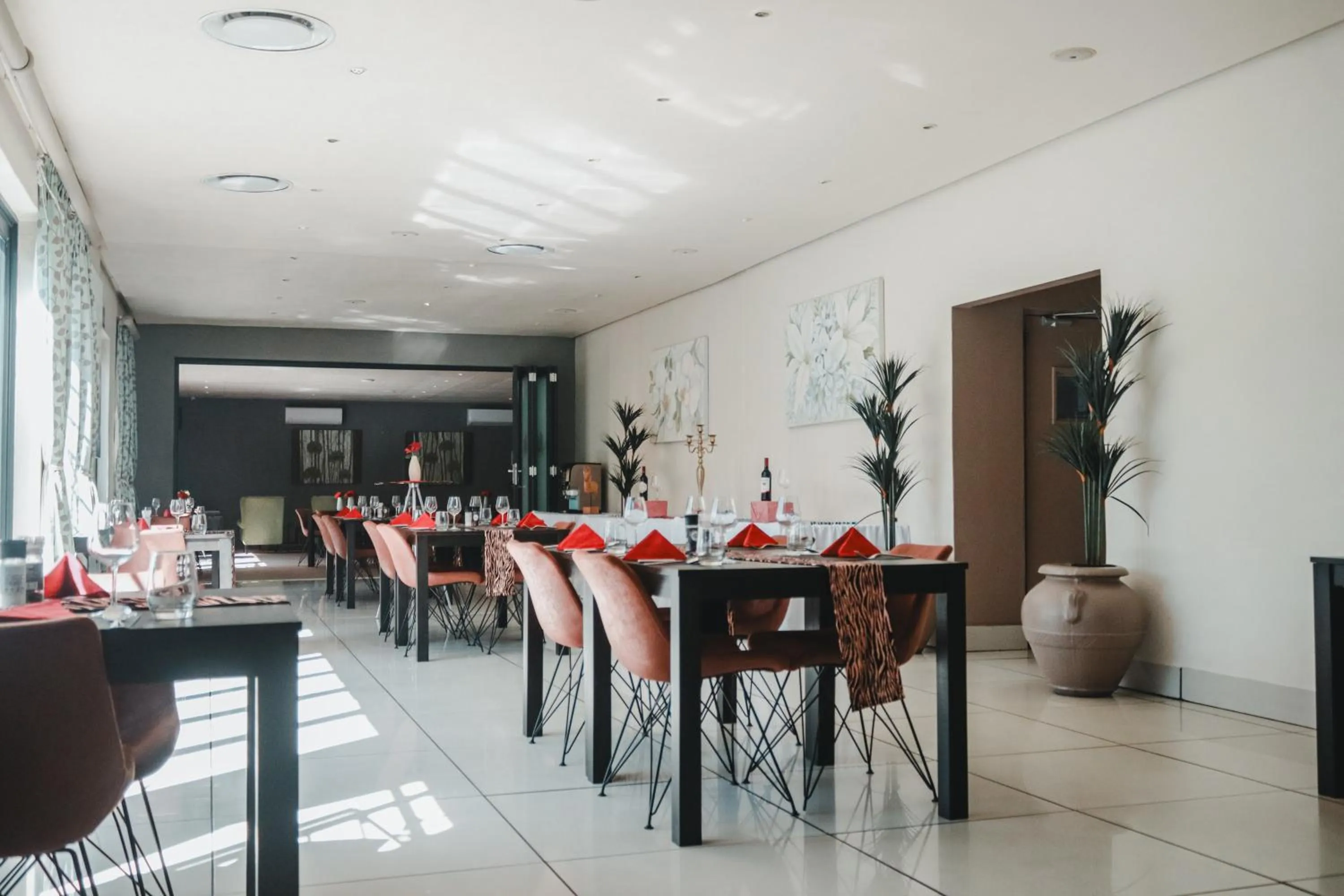 Restaurant/places to eat in MyPond Stenden Hotel