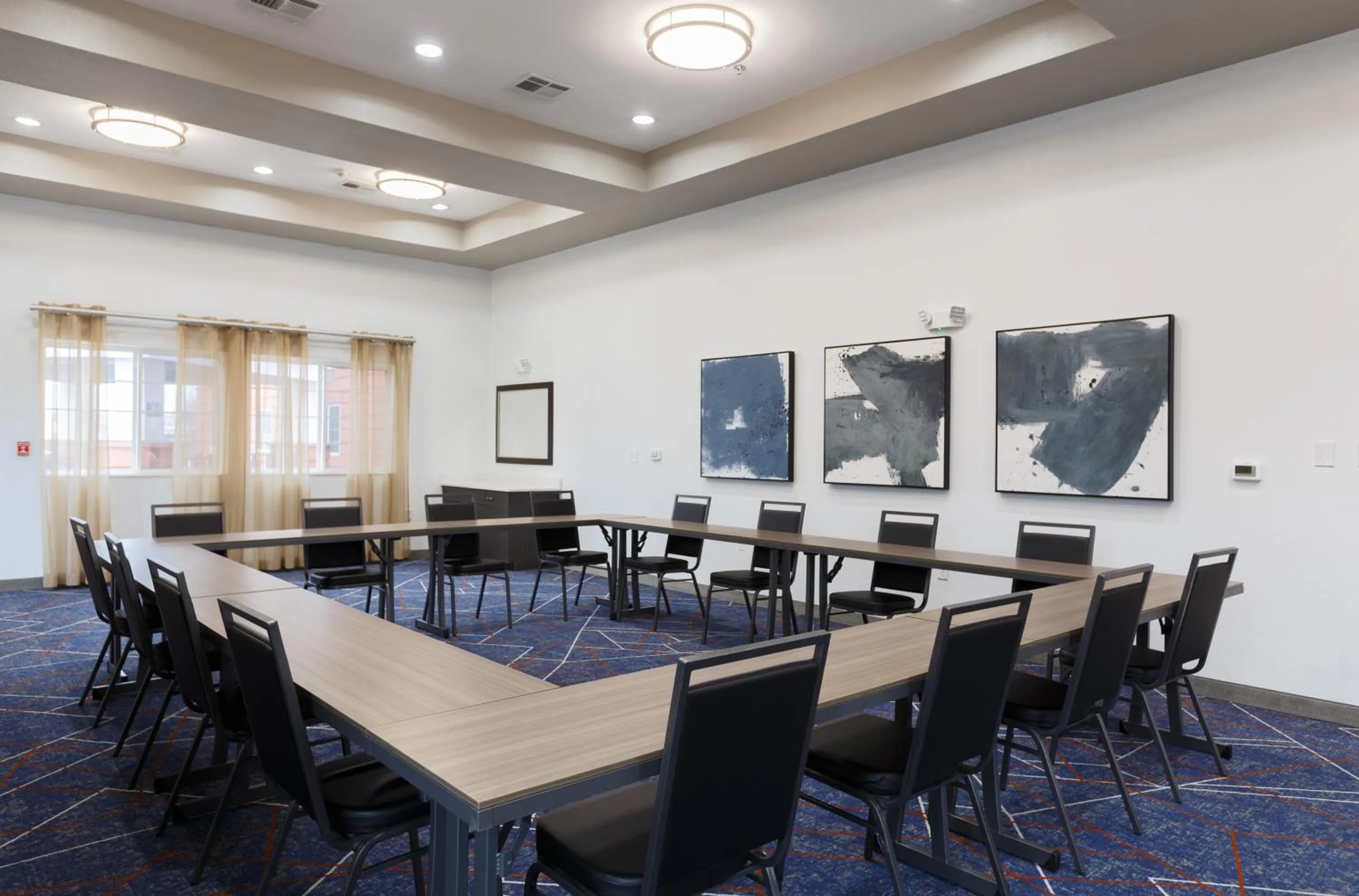 Meeting/conference room in Candlewood Suites San Marcos by IHG