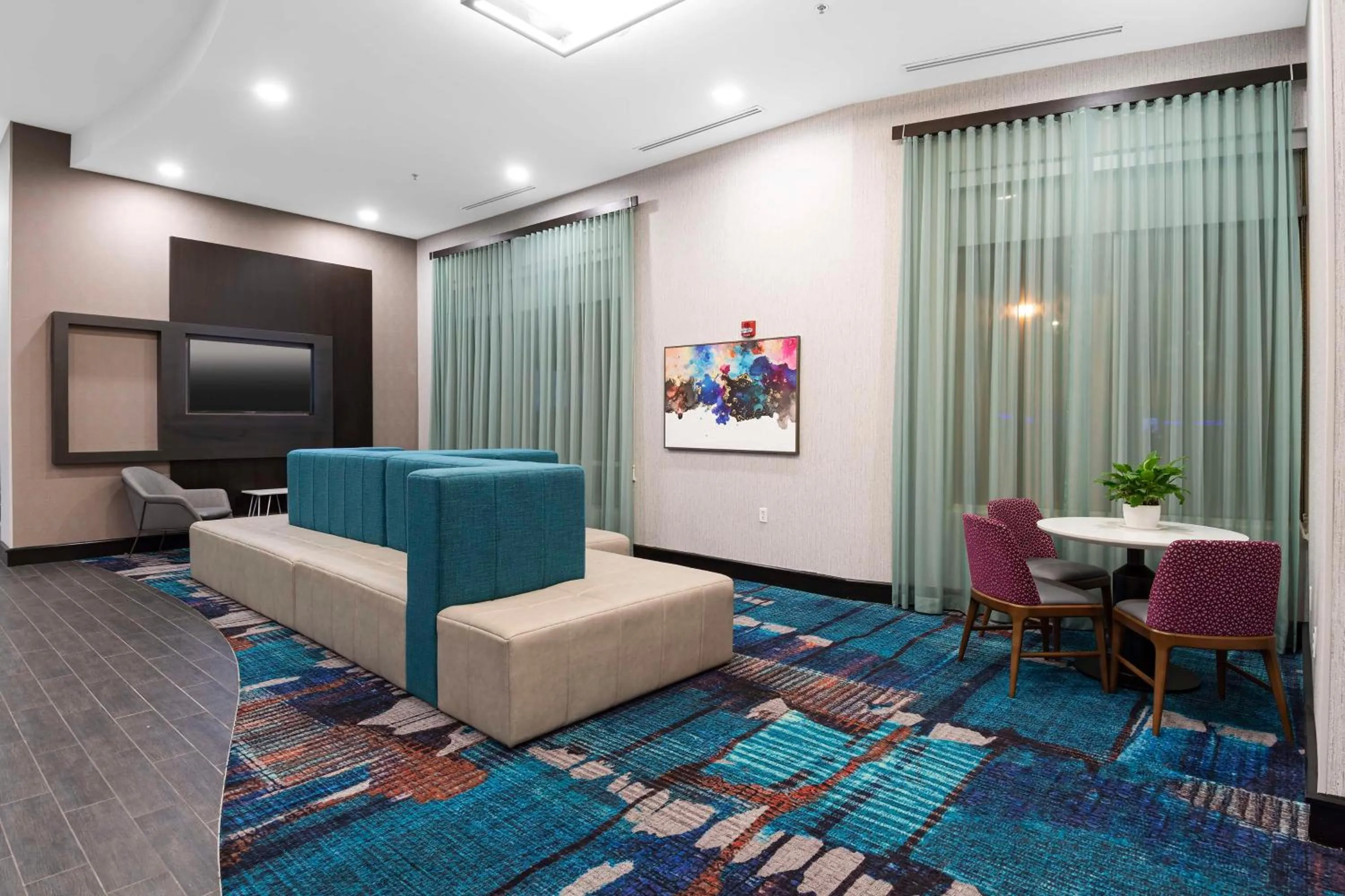 Lobby or reception in Hampton Inn & Suites - Raleigh Downtown