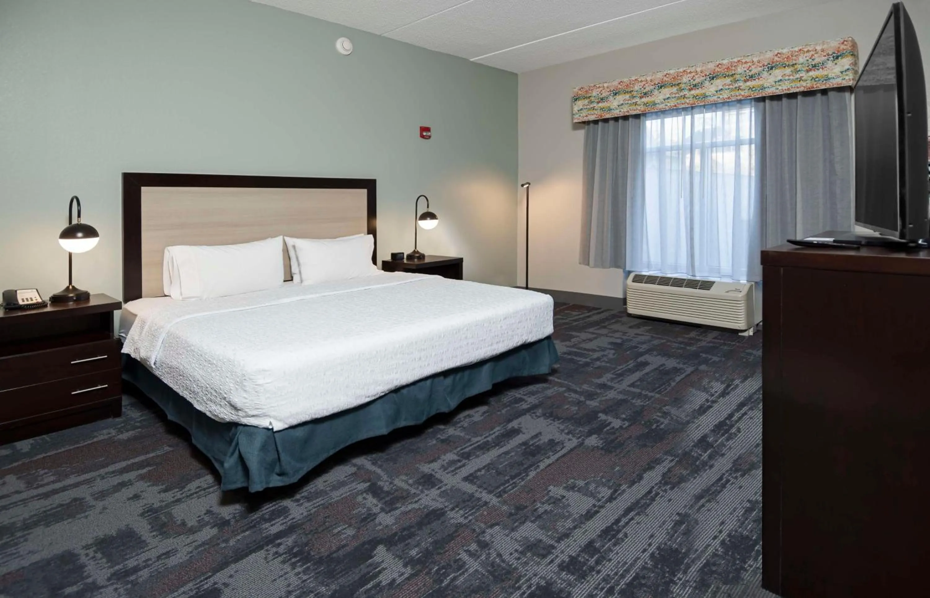 Bed in Hampton Inn & Suites - Raleigh Downtown