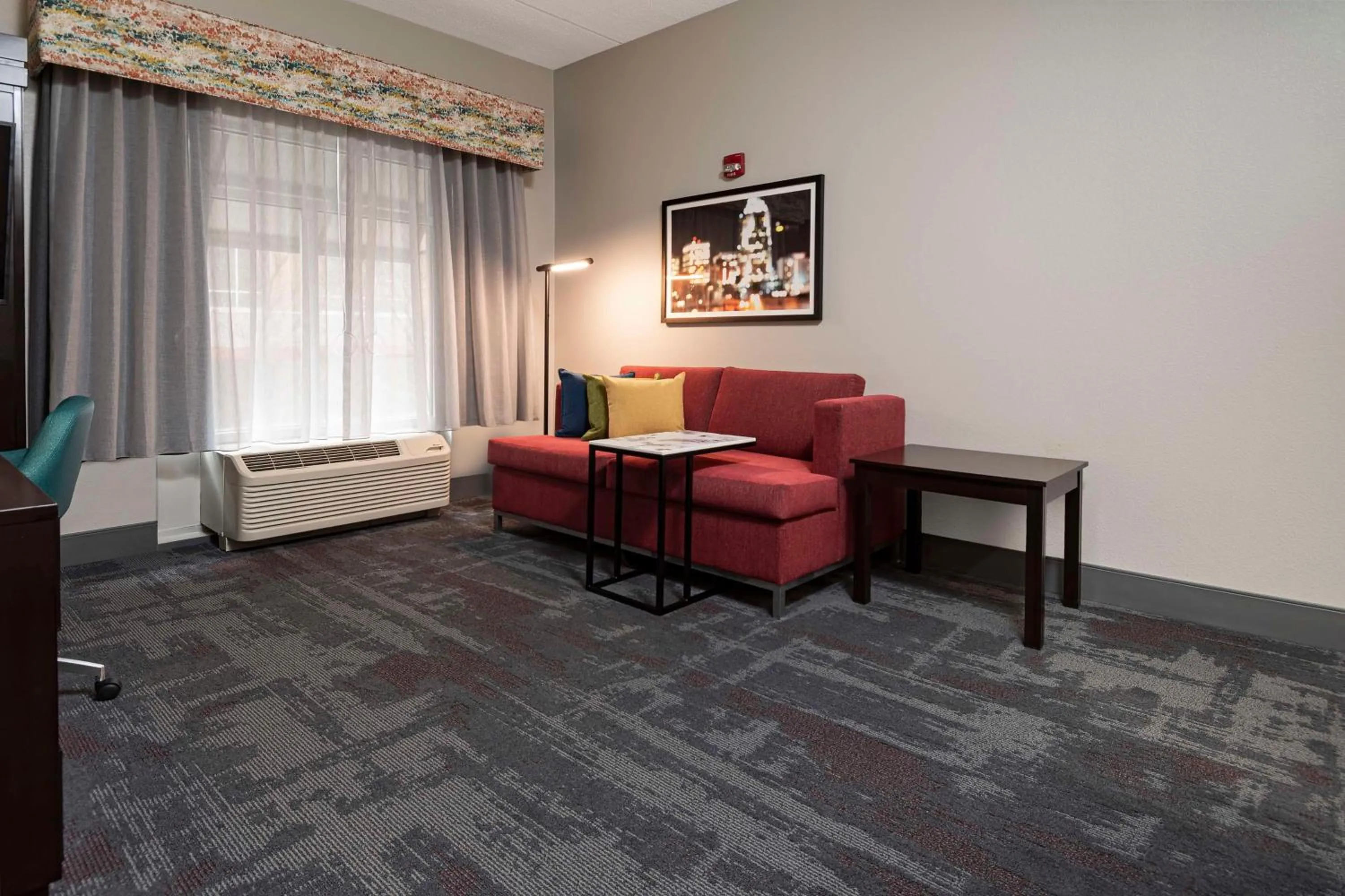 Living room in Hampton Inn & Suites - Raleigh Downtown