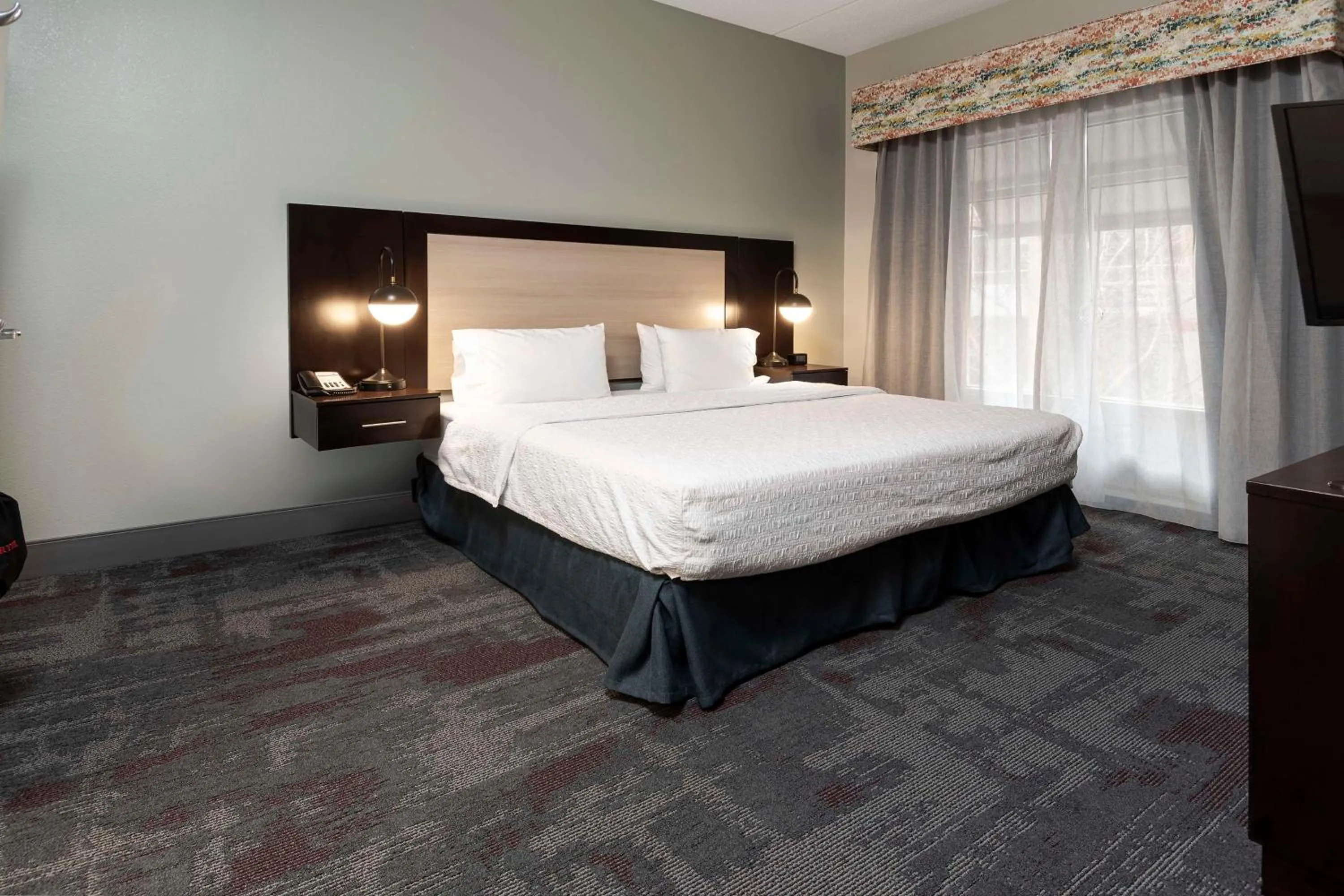 Bed in Hampton Inn & Suites - Raleigh Downtown