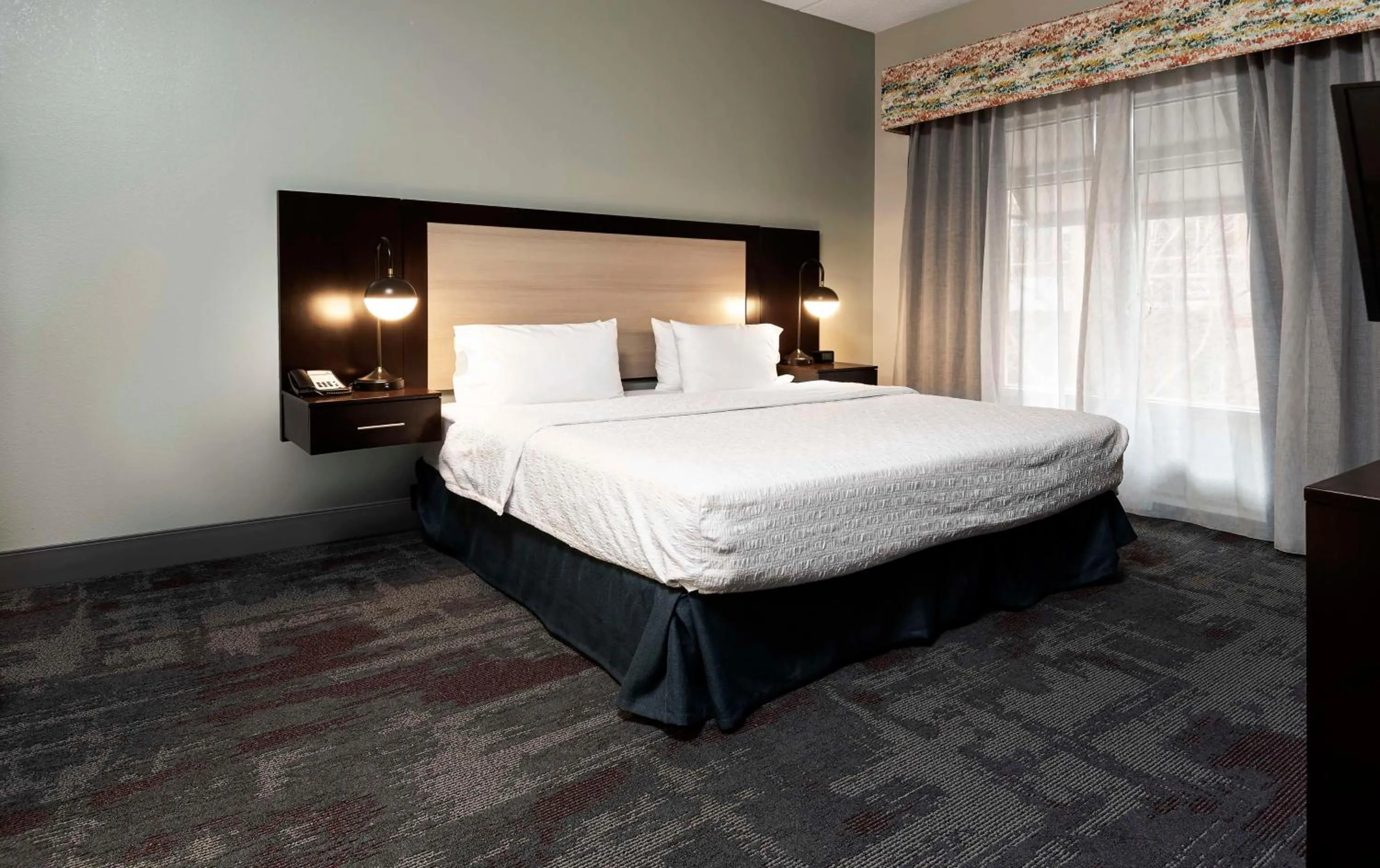 Bed in Hampton Inn & Suites - Raleigh Downtown