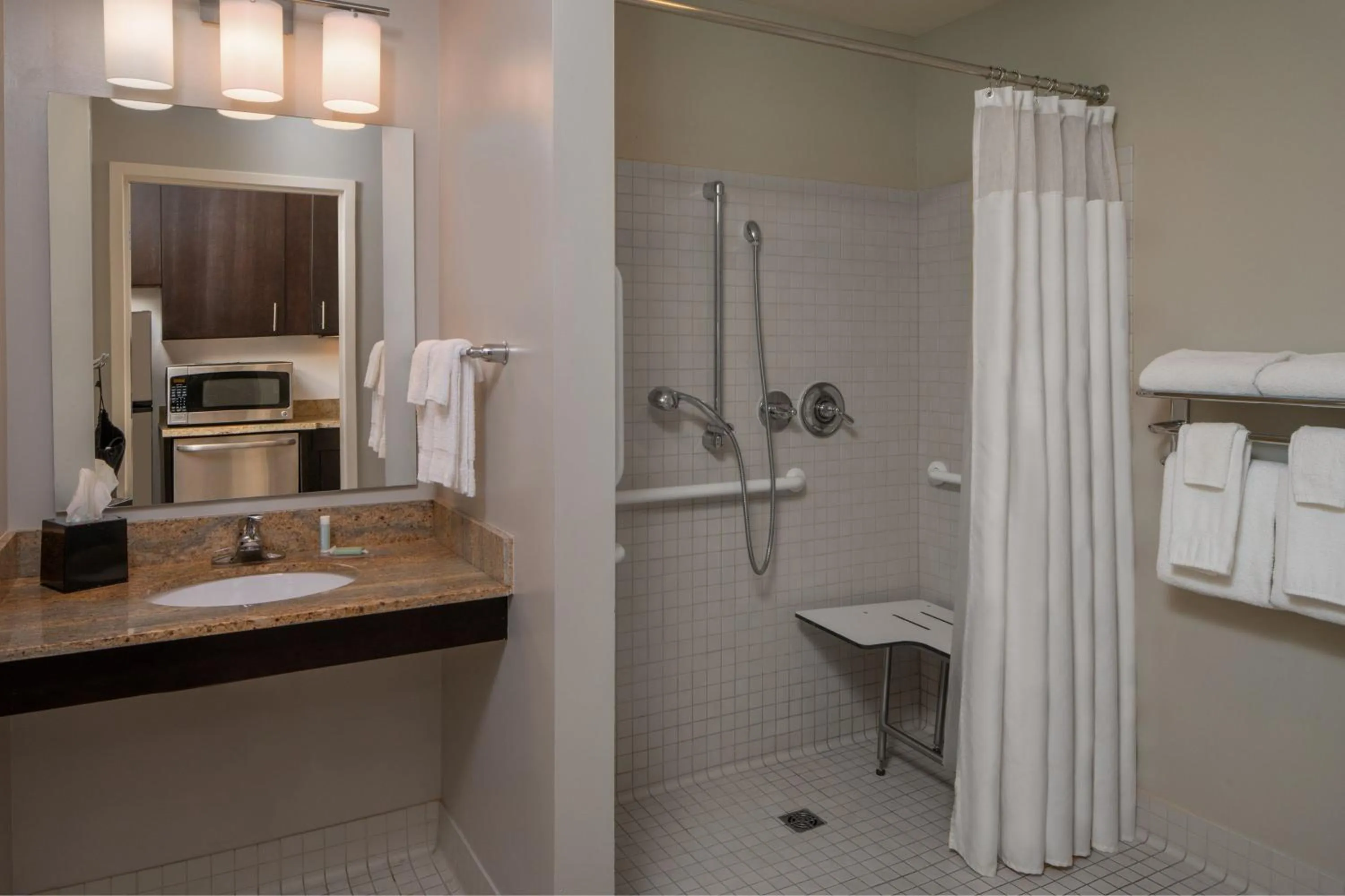 Bathroom in TownePlace Suites by Marriott Vernal