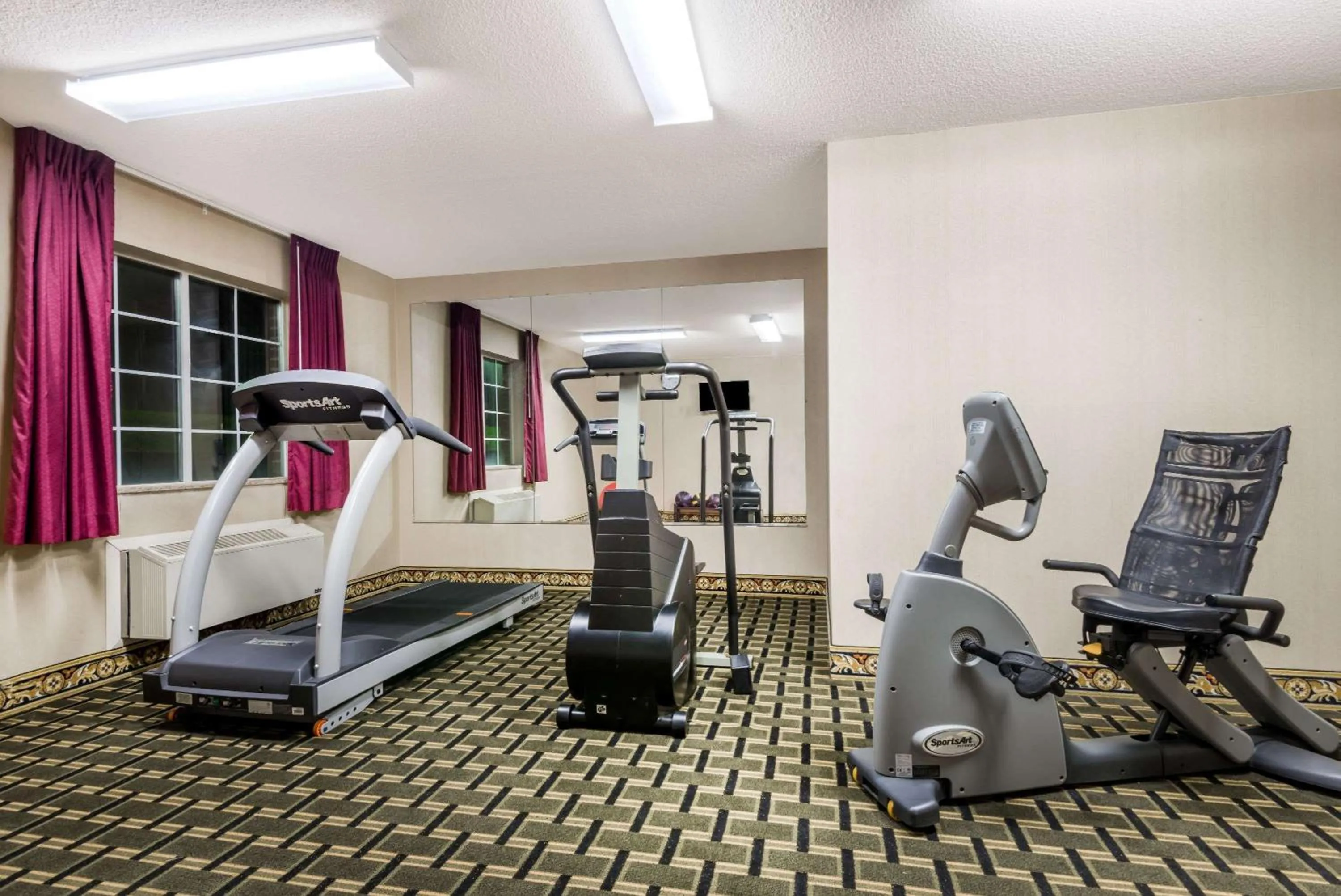 Fitness centre/facilities in Days Inn by Wyndham Norton