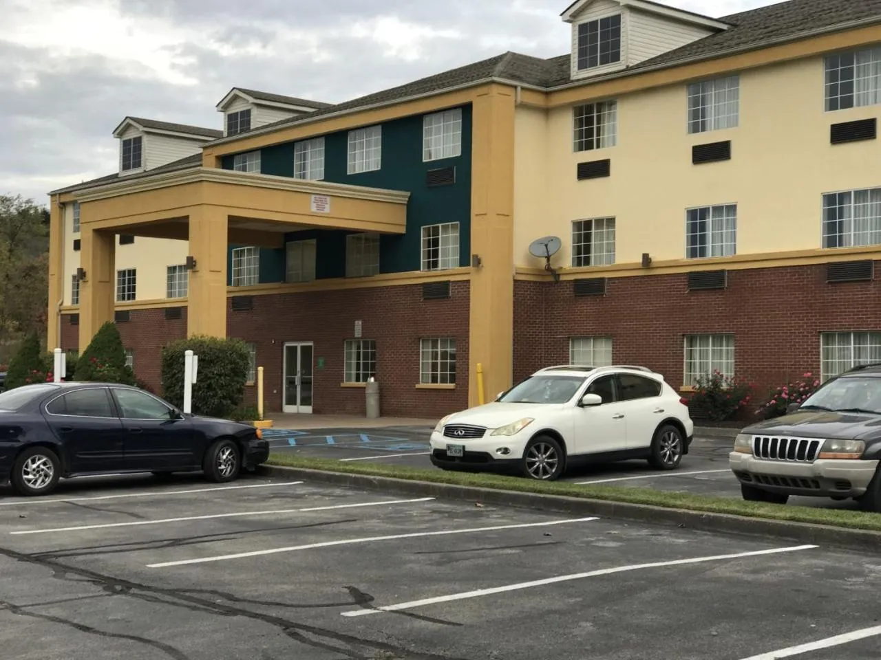 Days Inn by Wyndham Norton