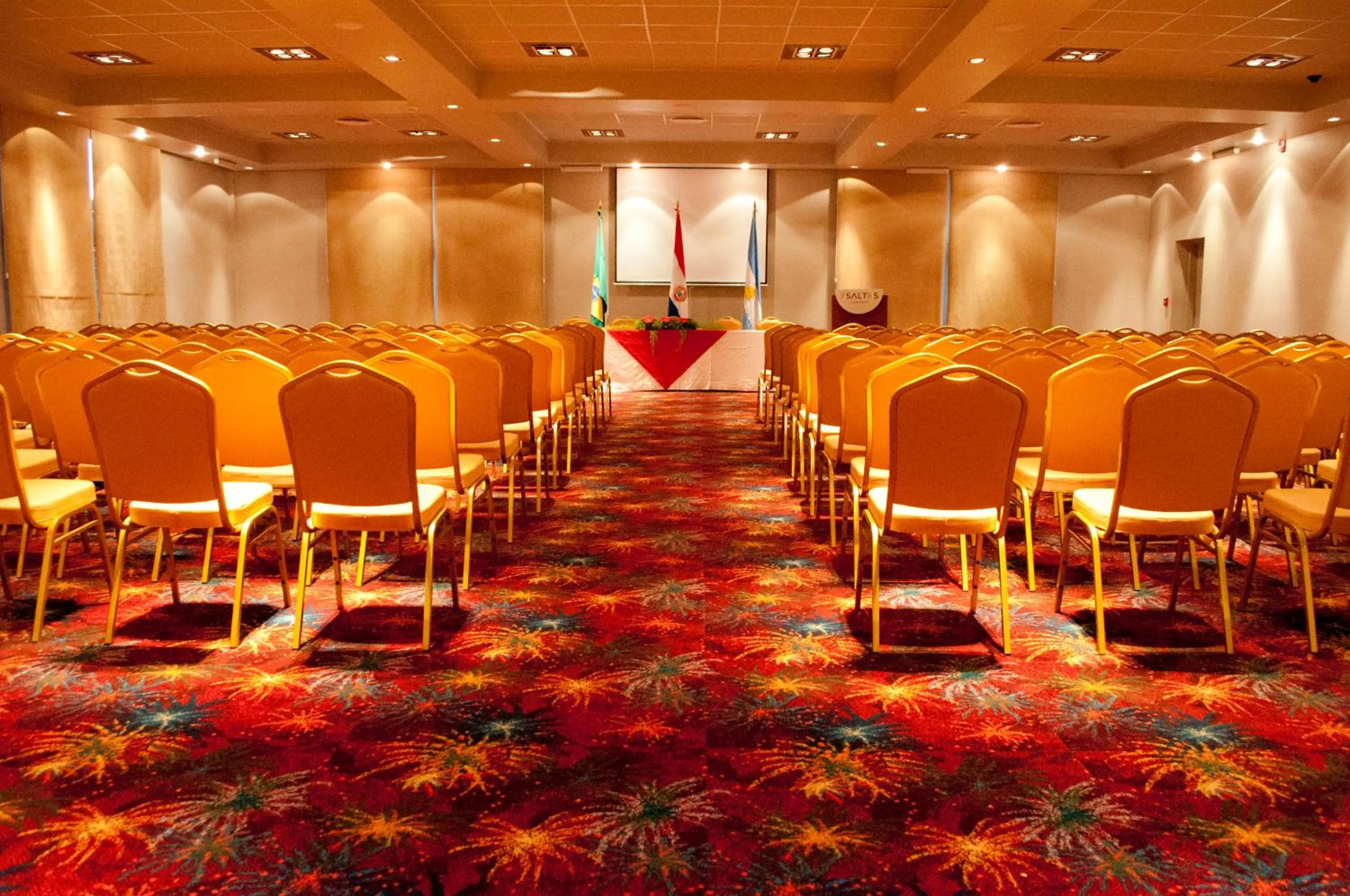 Business facilities in 7 Saltos Resort